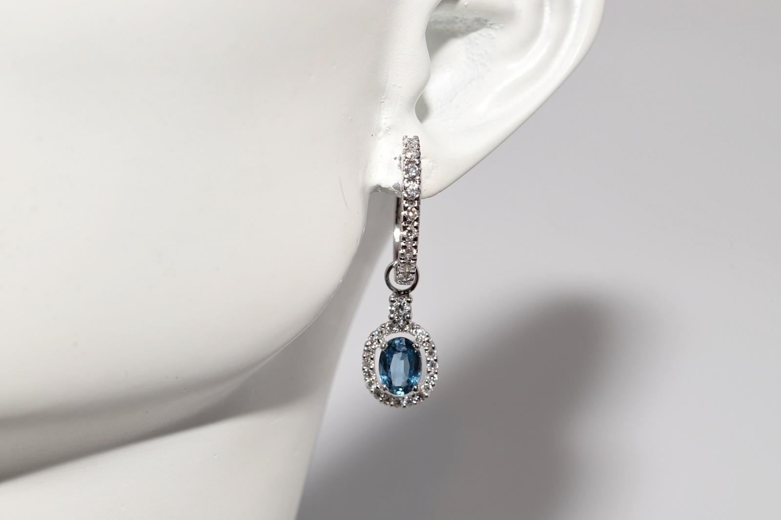 Pendiente de gota decorado con diamantes naturales y topacio azul de oro de 18k de nueva factura en venta 6