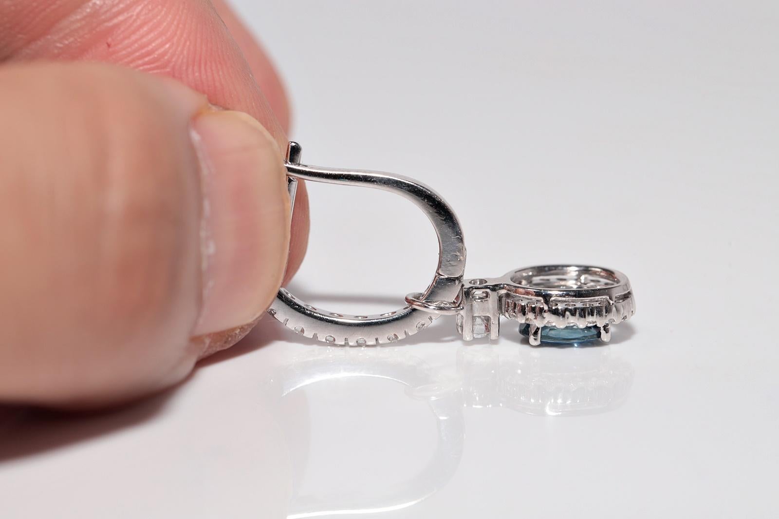 Pendiente de gota decorado con diamantes naturales y topacio azul de oro de 18k de nueva factura en venta 1