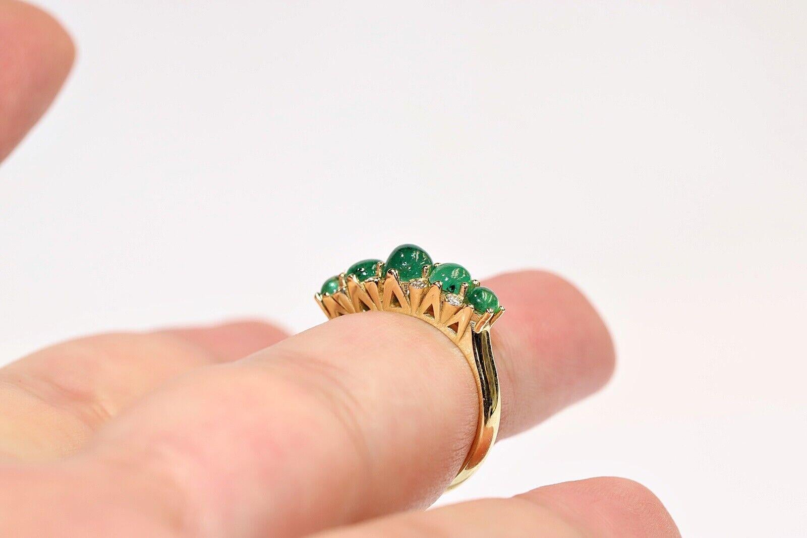 Bague en or 18 carats, neuve, décorée de diamants naturels et d'émeraudes taille cabochon en vente 5