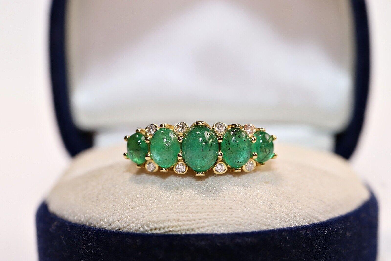 Bague en or 18 carats, neuve, décorée de diamants naturels et d'émeraudes taille cabochon en vente 6