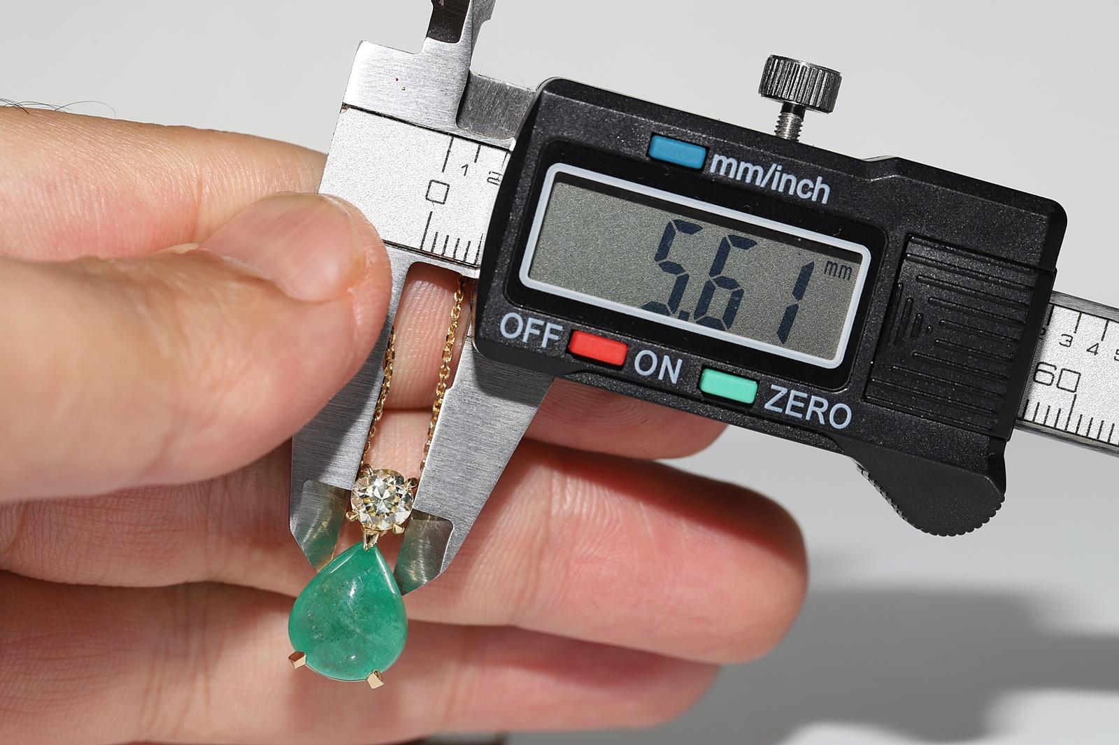 Collier pendentif en or 18k New Made, diamant naturel et émeraude cabochon en vente 10