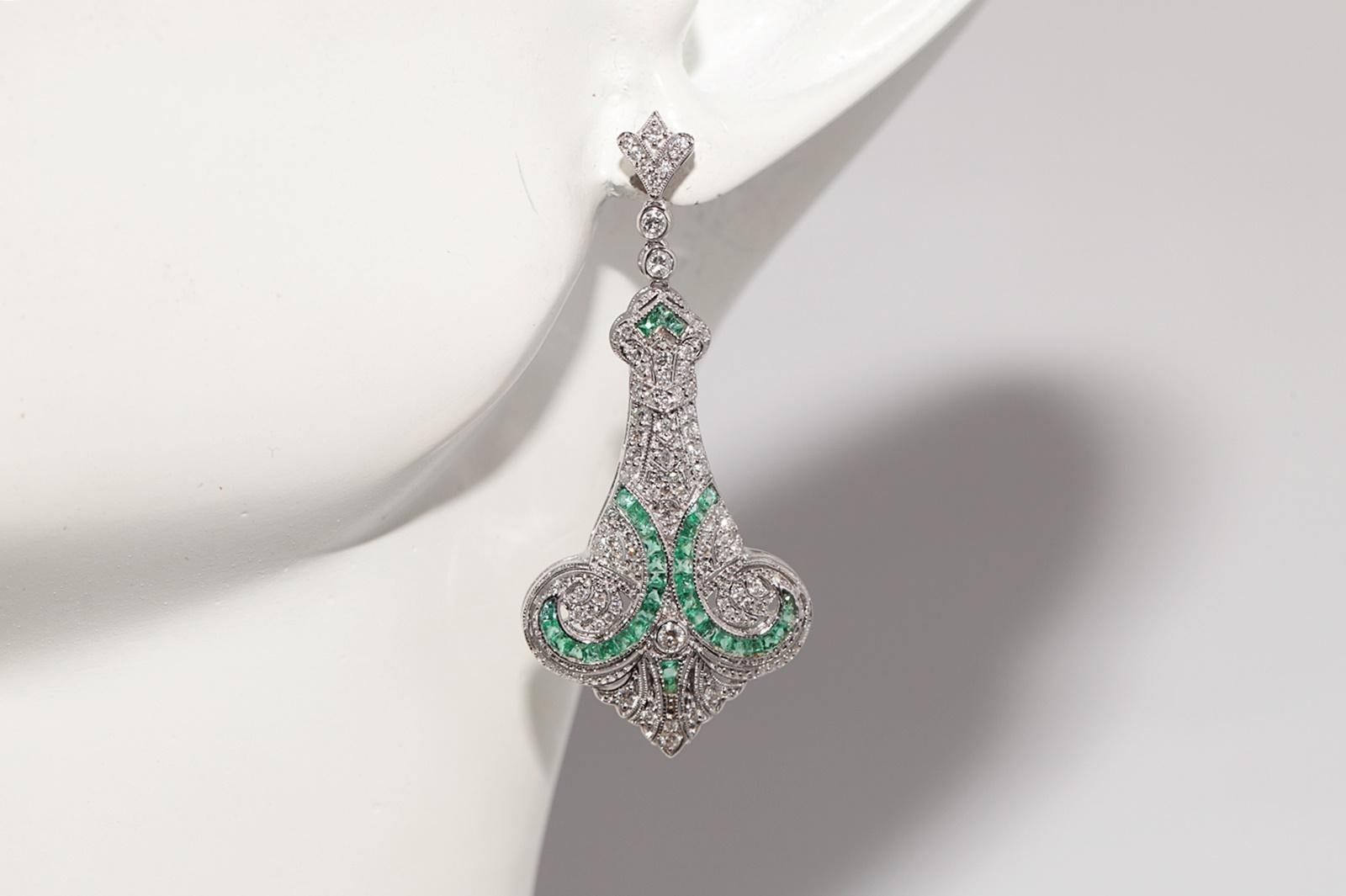 Boucle d'oreille pendante en or 18k New Made, diamant naturel et émeraude taillée en calibre en vente 11