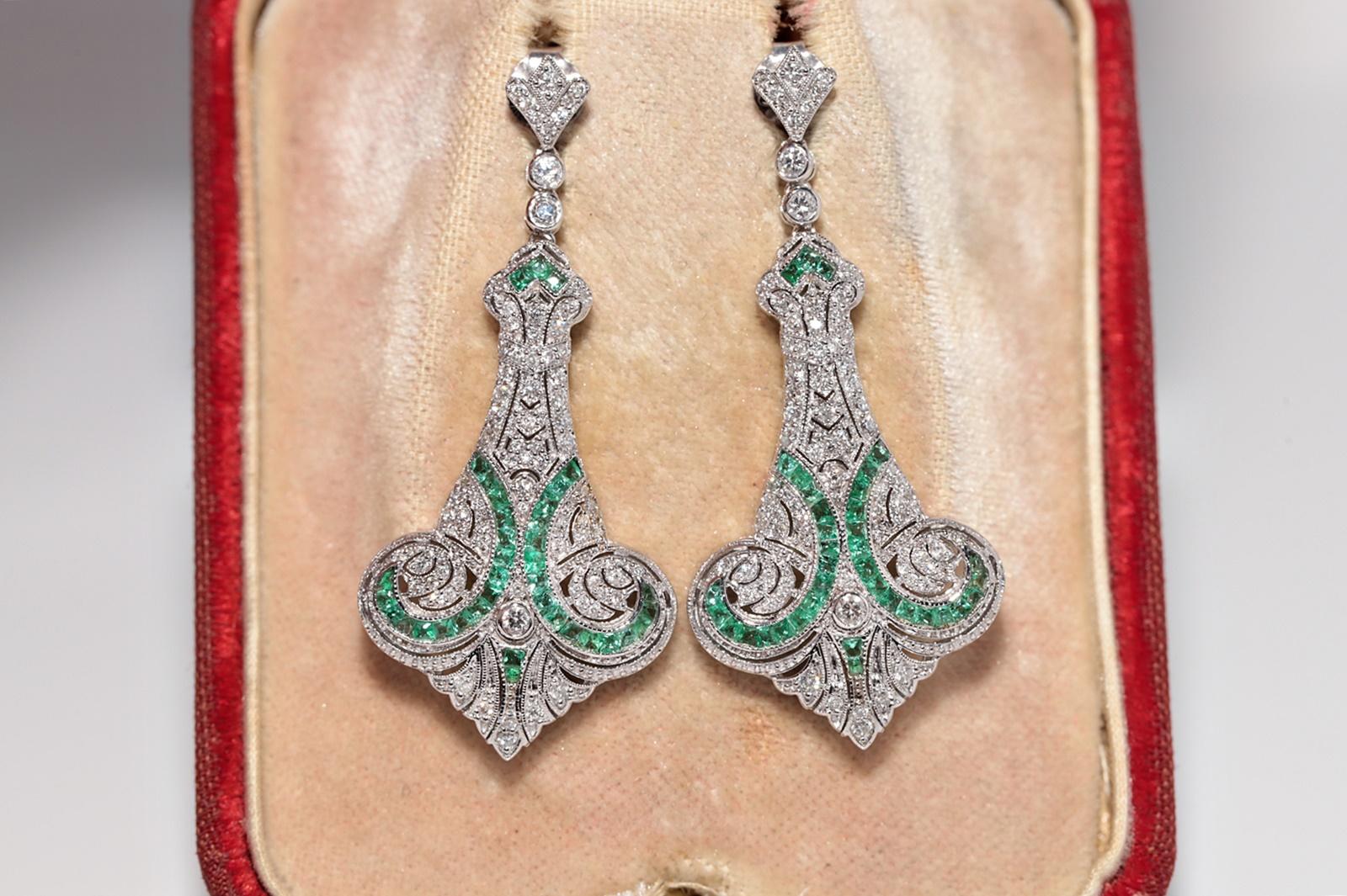 Moderne Boucle d'oreille pendante en or 18k New Made, diamant naturel et émeraude taillée en calibre en vente