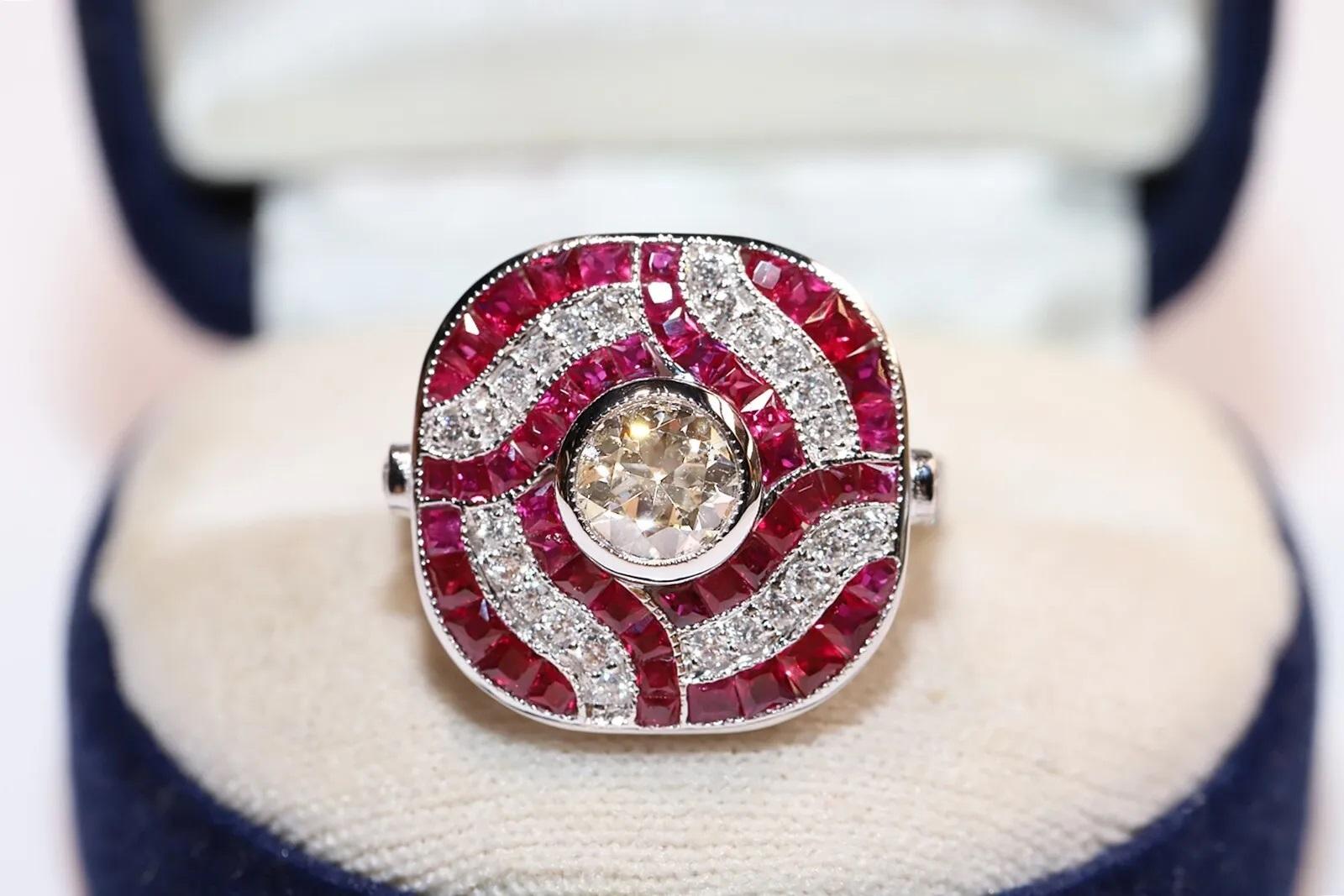 In very good condition.
Total weight is 7.3 grams.
Totally is center diamond 0.72 carat.
Totally is all diamond 1.22 carat.
The diamond is has  H-I-J color and vvs-S1 clarity.
Totally is ruby totally 0.55 carat.
Ring size is US 6.5 (We offer free