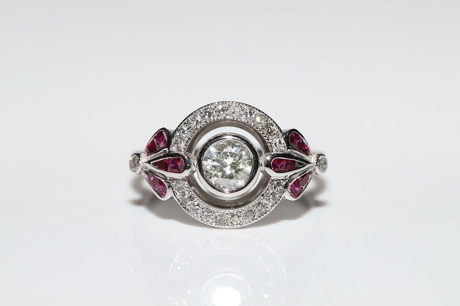 In very good condition.
Total weight is 4.7 grams.
Totally is center diamond 0.36 carat.
Totally side diamond is 0.23 ct.
All diamond totally 0.59 carat.
The diamond is has G-H color and vvs-vs.
Totally is ruby 0.50 carat.
Ring size is US 6.5 (We