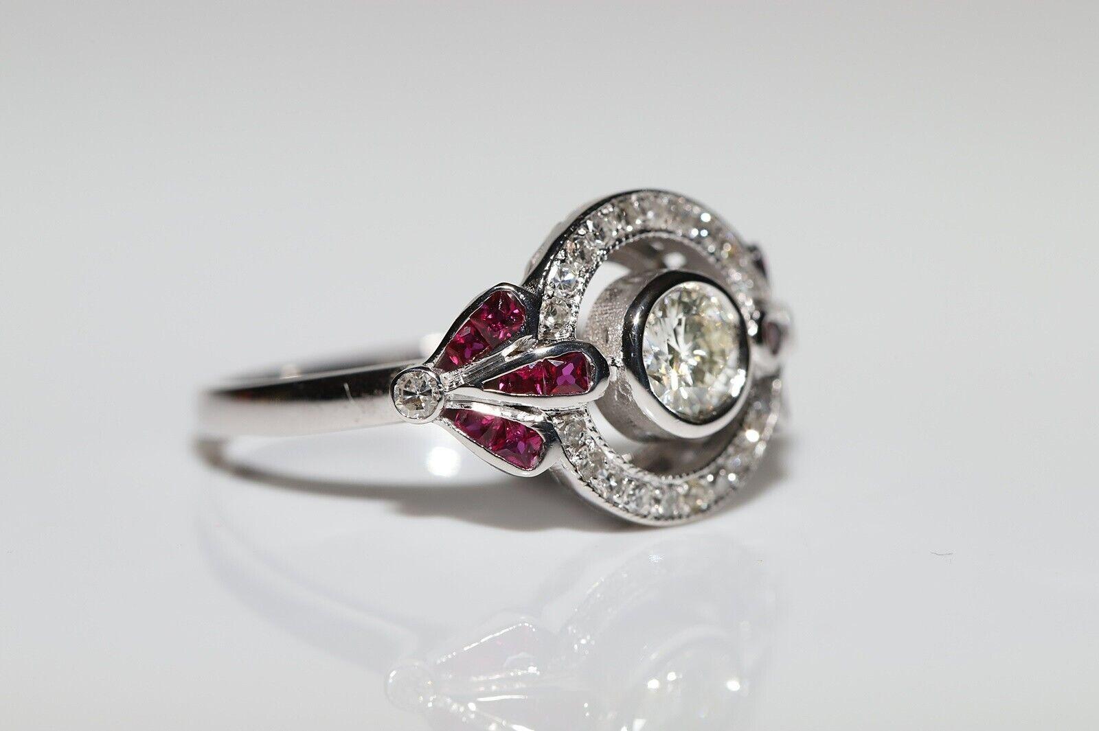Moderne 18k Gold New Made Natural Diamond And Caliber Ruby Decorated Ring en vente