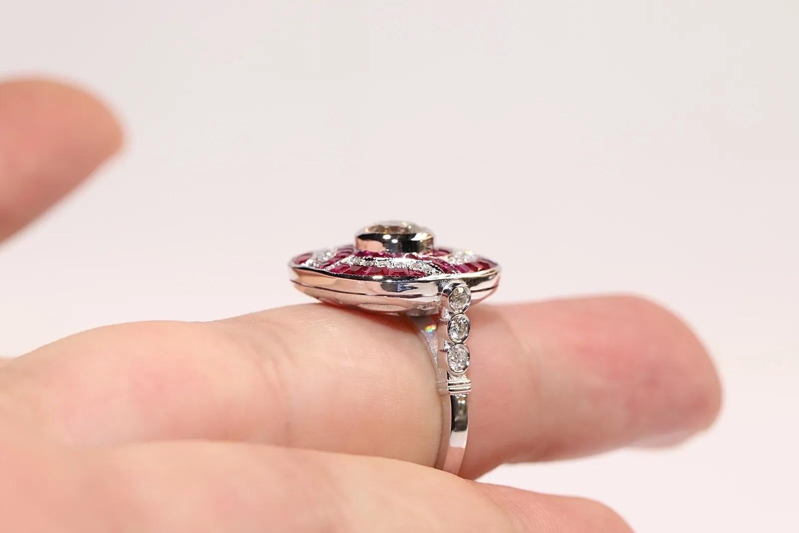 Anillo Decorado Con Diamantes Naturales Y Rubí Calibre De Oro De 18 K De Nueva Fabricación en venta 2