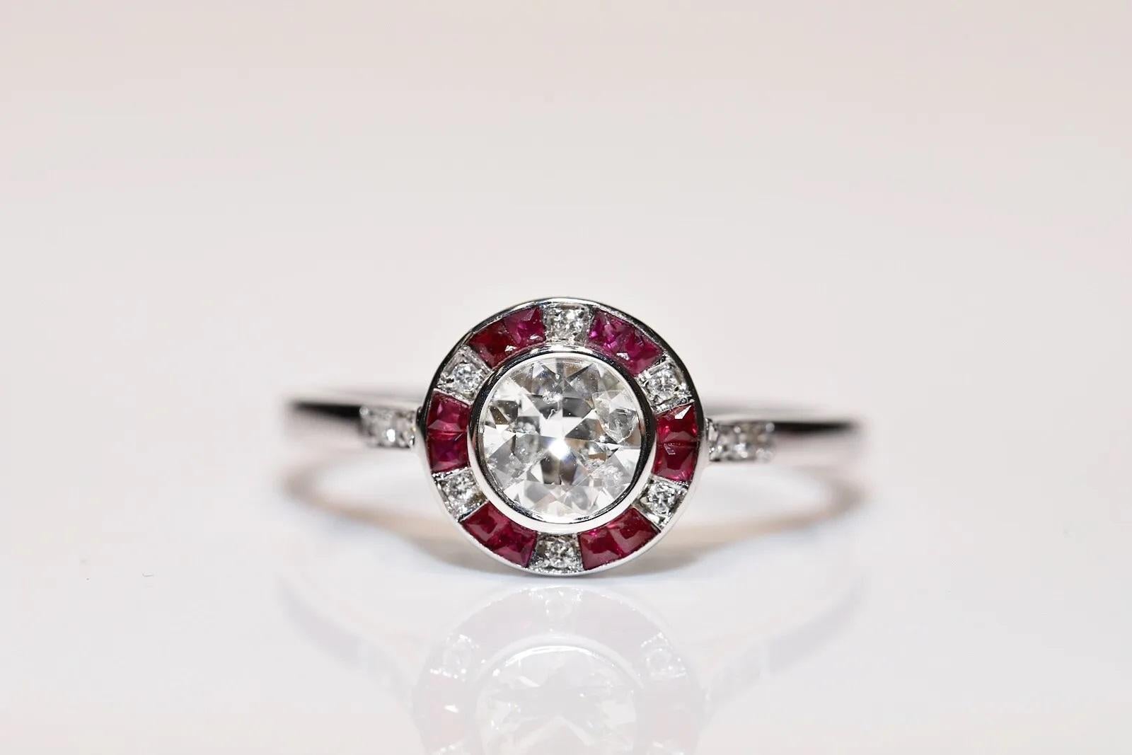 In very good condition.
Total weight is 2.8 grams.
Totally is center diamond 0.50 carat.
Totally is side diamond 0.08 carat.
The diamond is has  H color and s2-s3 clarity.
Totally is ruby 0.30 carat.
Ring size is US 6.75 (We offer free resizing)
We