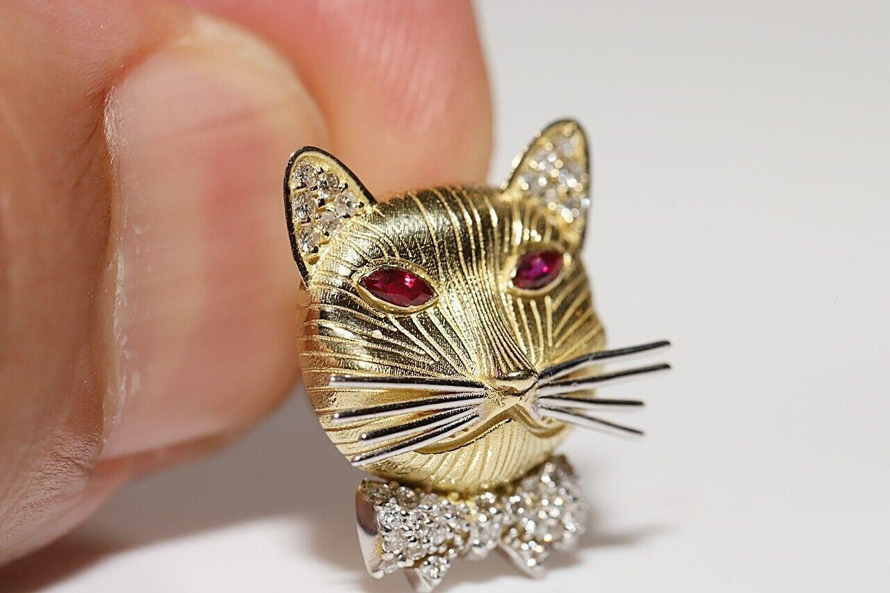 Women's 18k Gold New Made Natural Diamond And Ruby Decorated Cat Face Decorated Earring For Sale