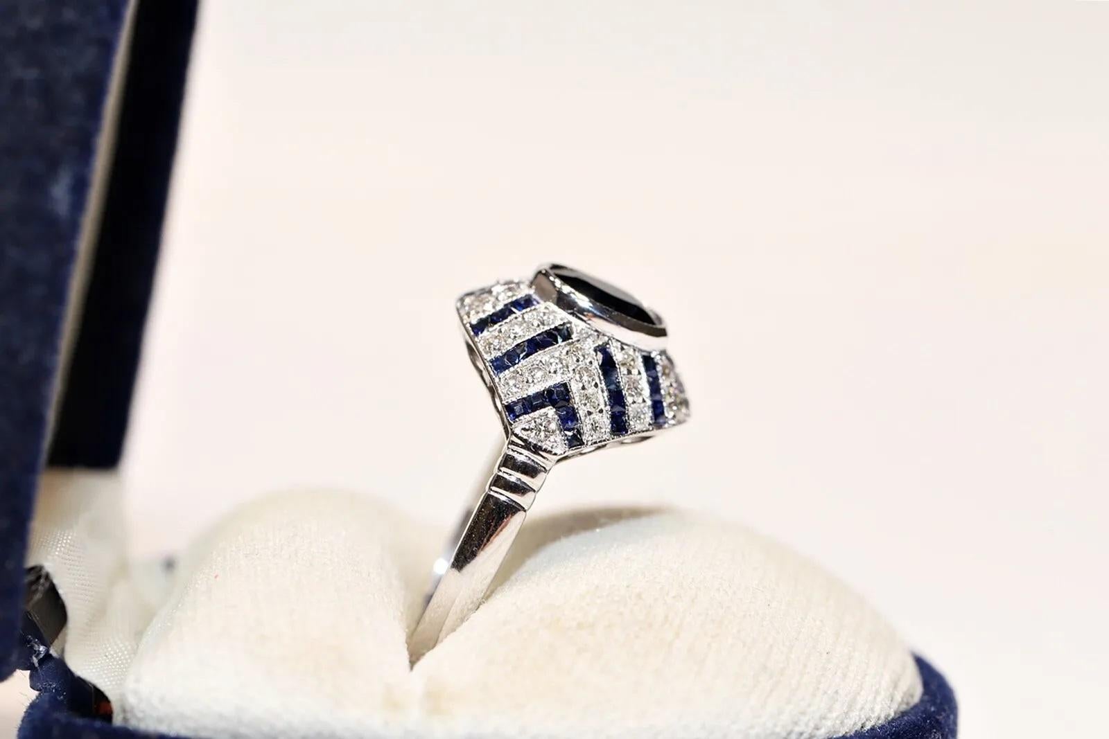 Moderne Bague en or 18k de fabrication récente ornée de diamants naturels et de saphirs en vente