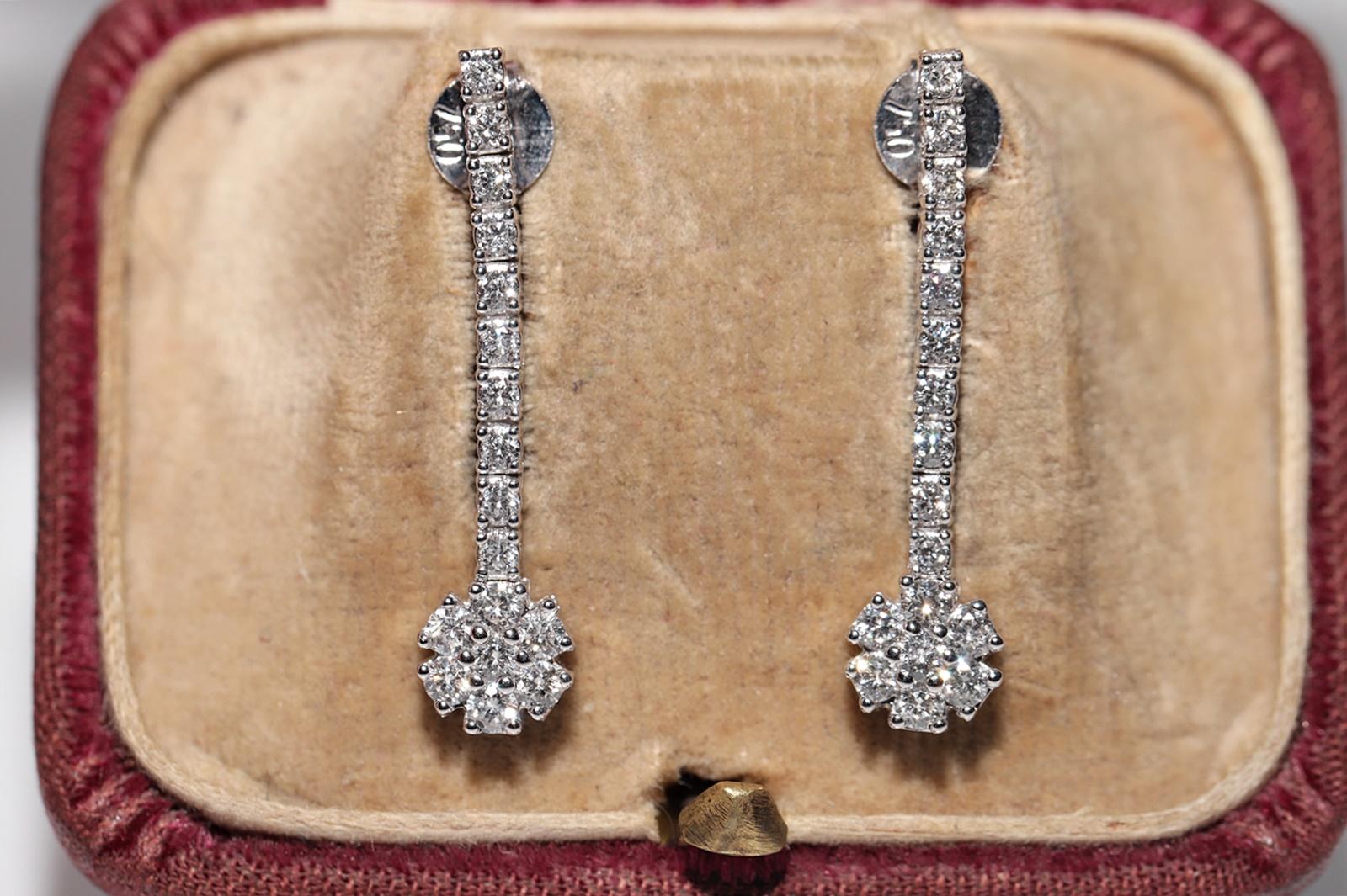Moderno 18k Gold New Made Natural Diamond Decorated Drop Earring in vendita