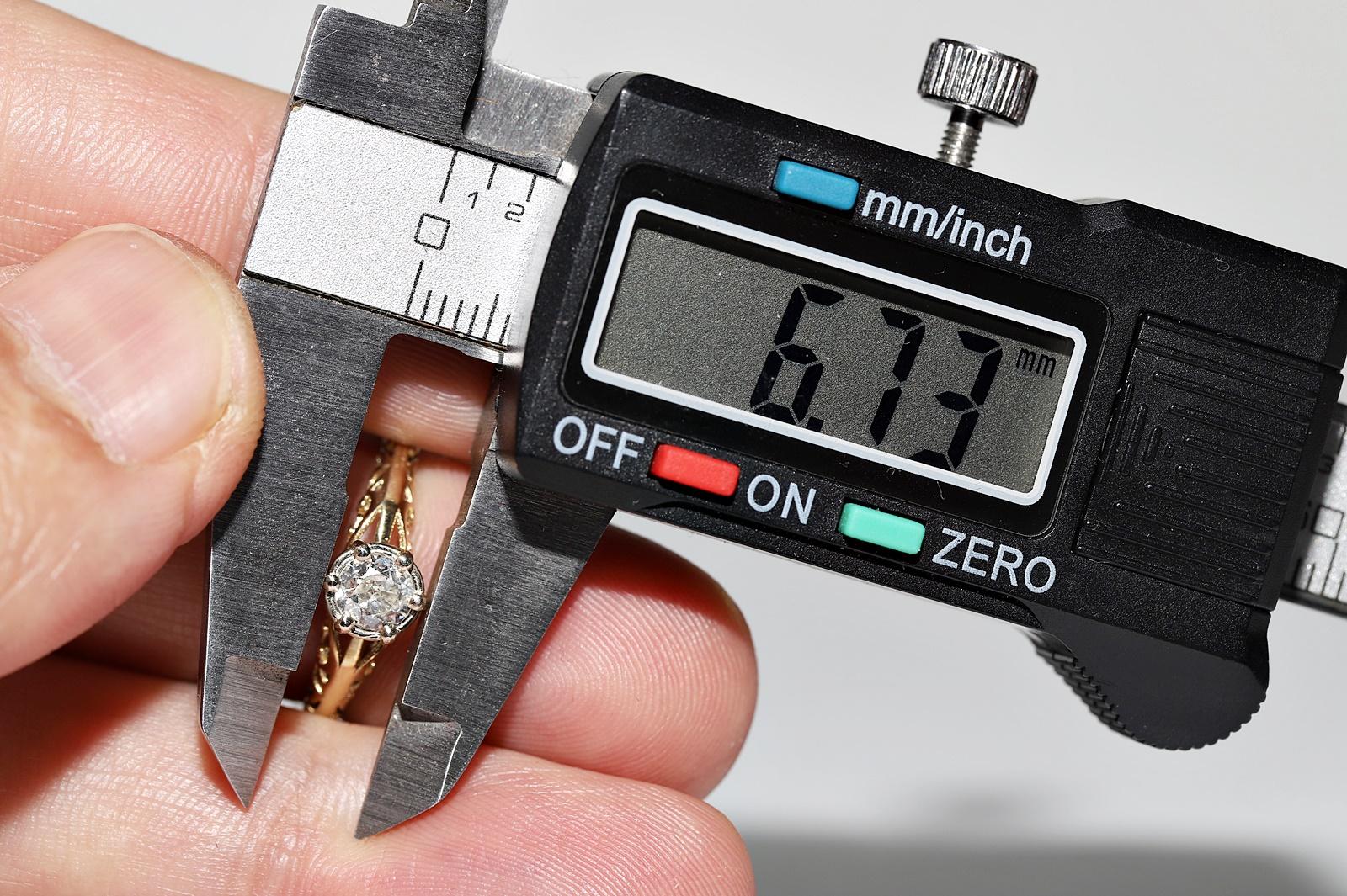 18k Gold New Made Natural Diamond Decorated Solitaire Ring For Sale 7