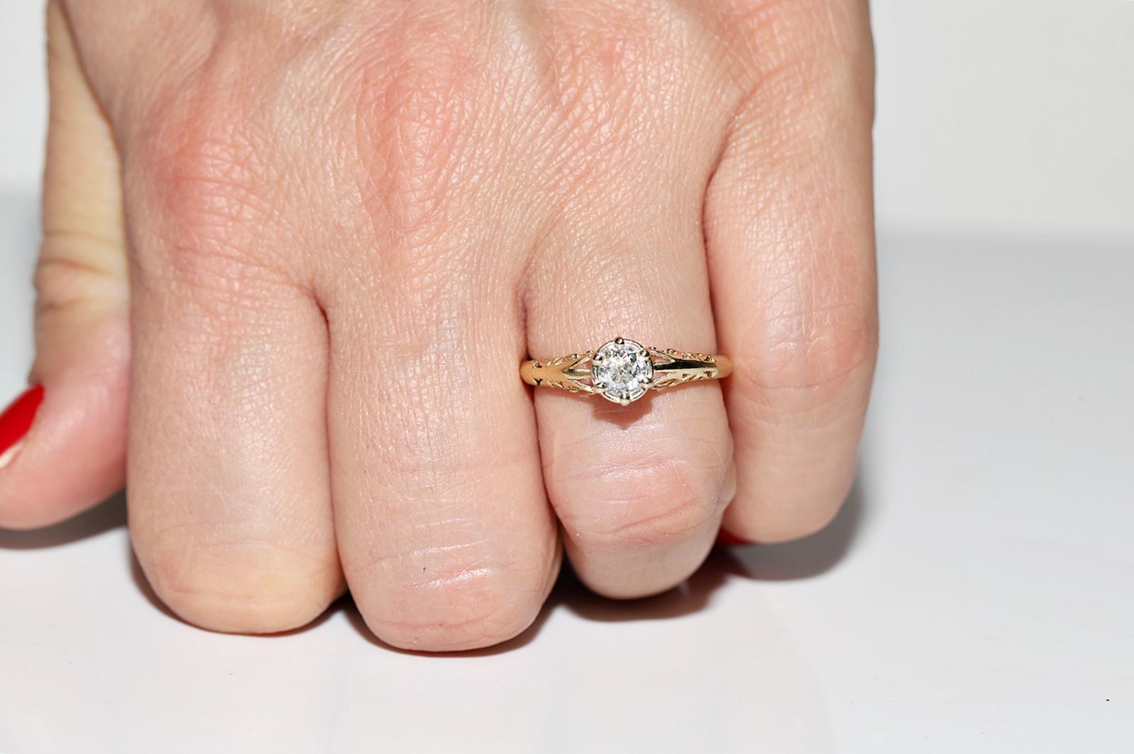 
In very good condition.
Total weight is 2.5 grams.
Totally is diamond 0.35 ct.
The diamond is has H color and s1 clarity.
Ring size is US 7.2 (We offer free resizing)
We can make any size.
Box is not included.
Please contact for any questions.