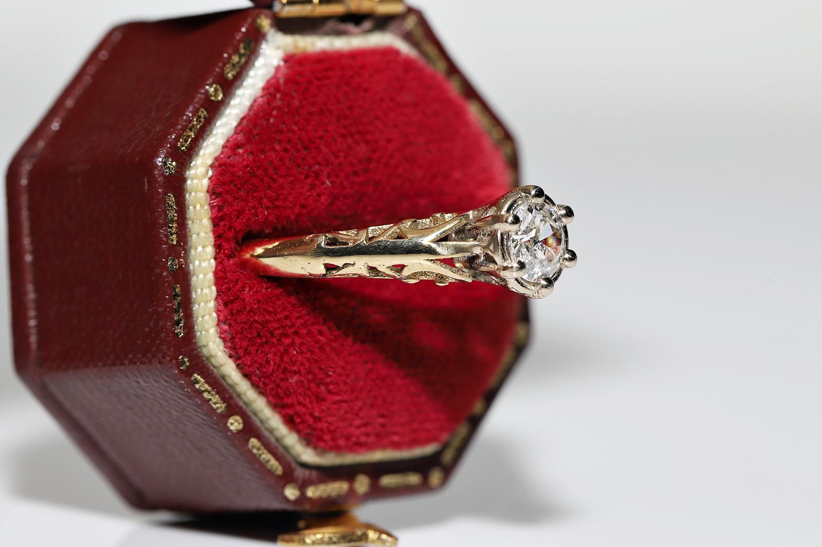 Brilliant Cut 18k Gold New Made Natural Diamond Decorated Solitaire Ring For Sale