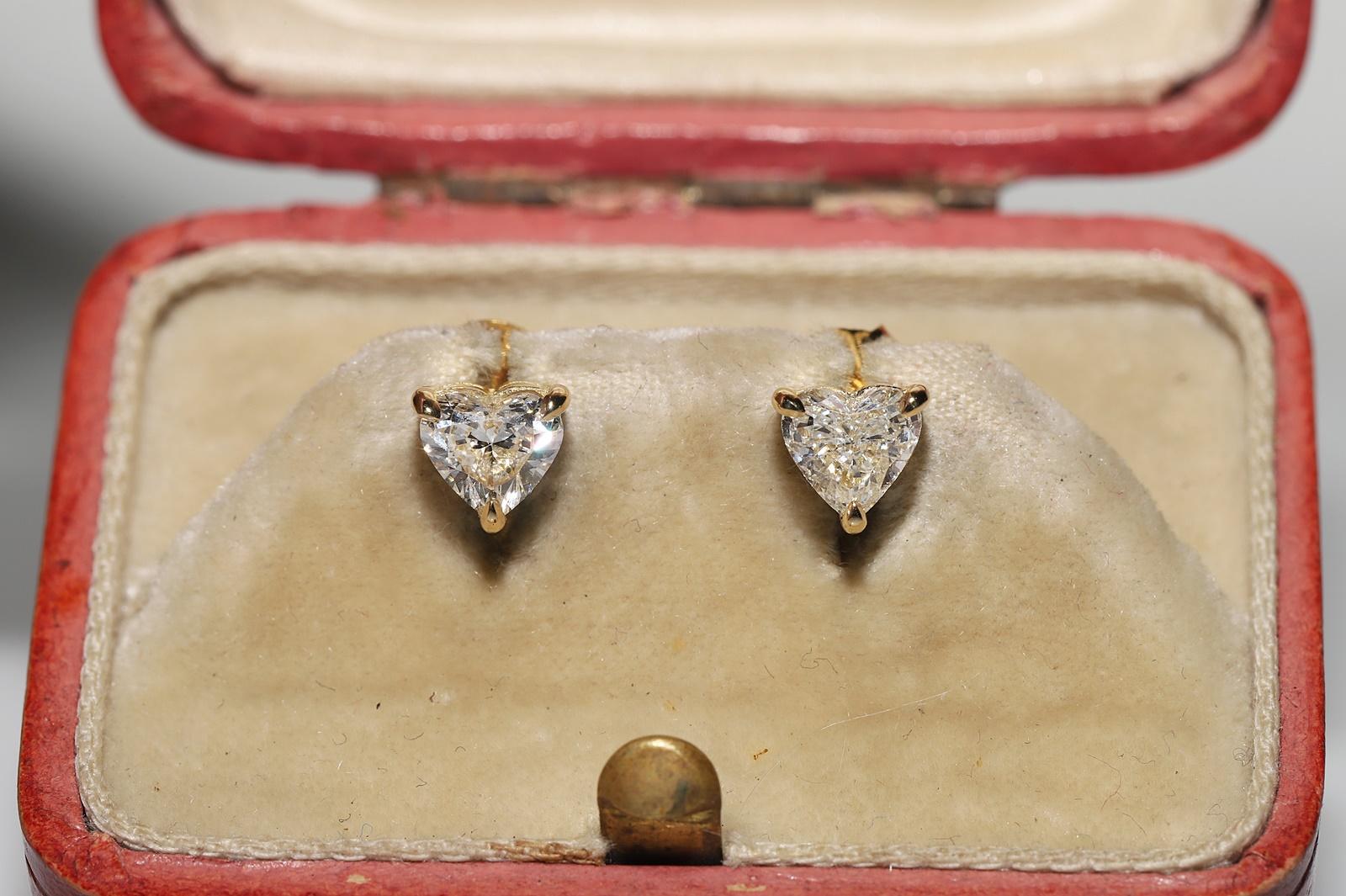 18 Karat Gold Neuer natürlicher Herzschliff Diamant Dekorierter Solitär Ohrring mit Solitär Damen im Angebot