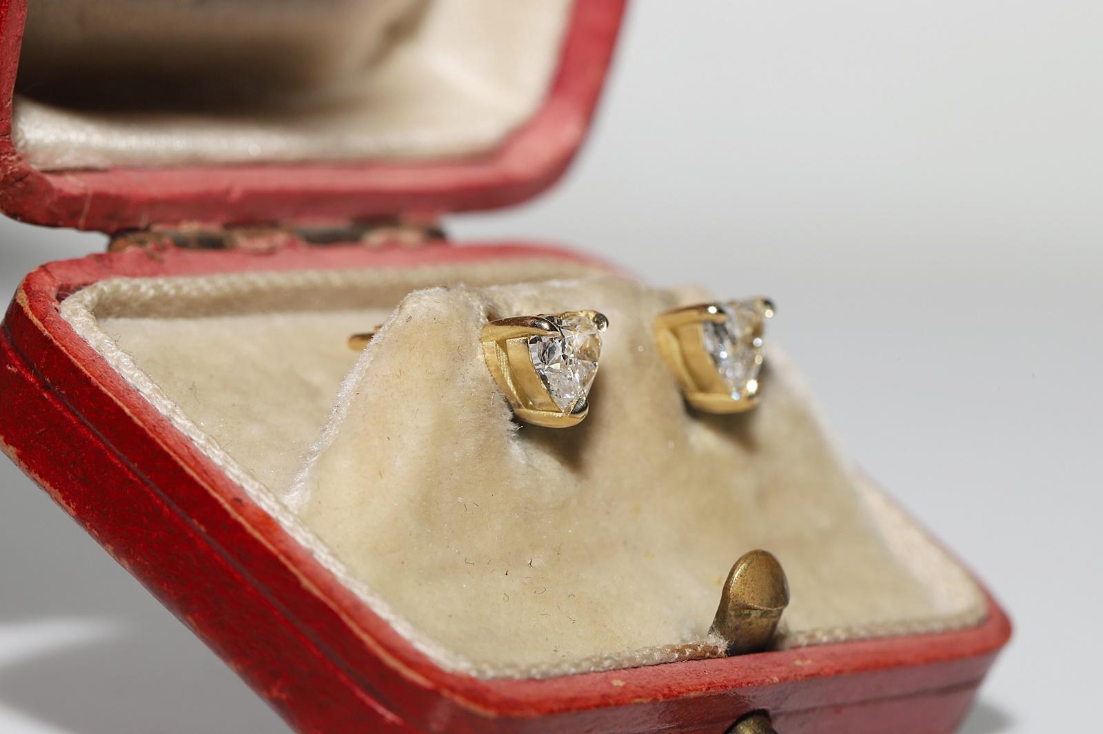 18 Karat Gold Neuer natürlicher Herzschliff Diamant Dekorierter Solitär Ohrring mit Solitär im Angebot 1