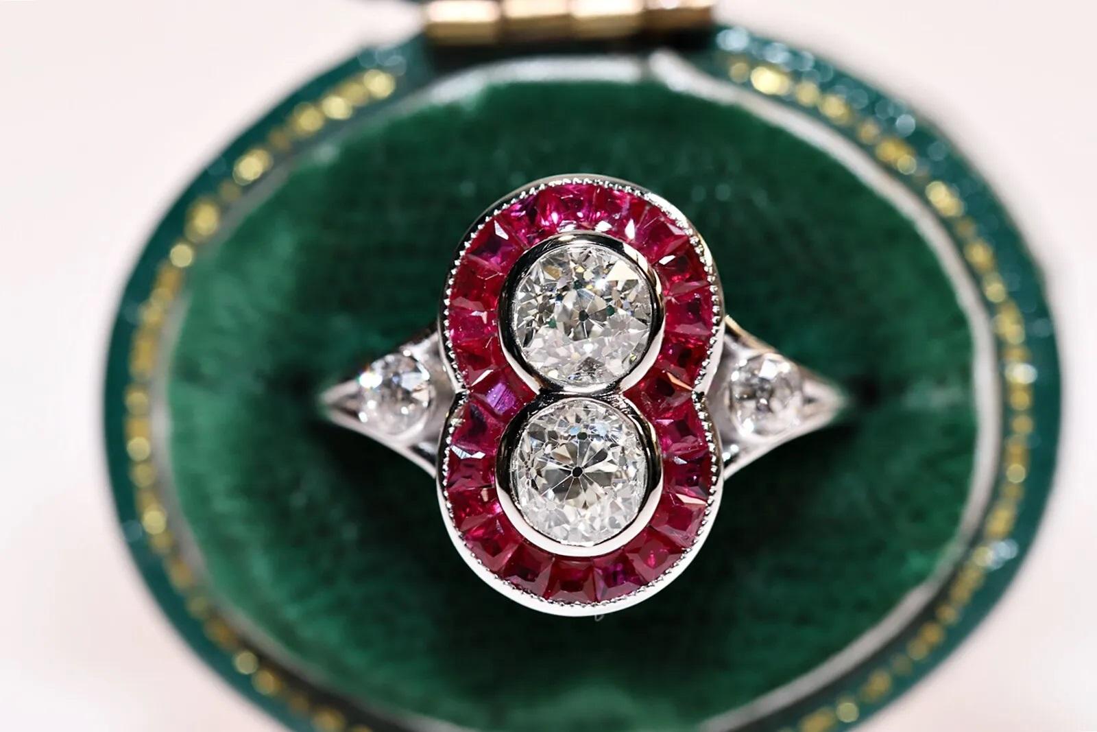 Bague décorée de diamants taille ancienne et de rubis calibrés en or 18 carats, de fabrication naturelle, neuve en vente 5