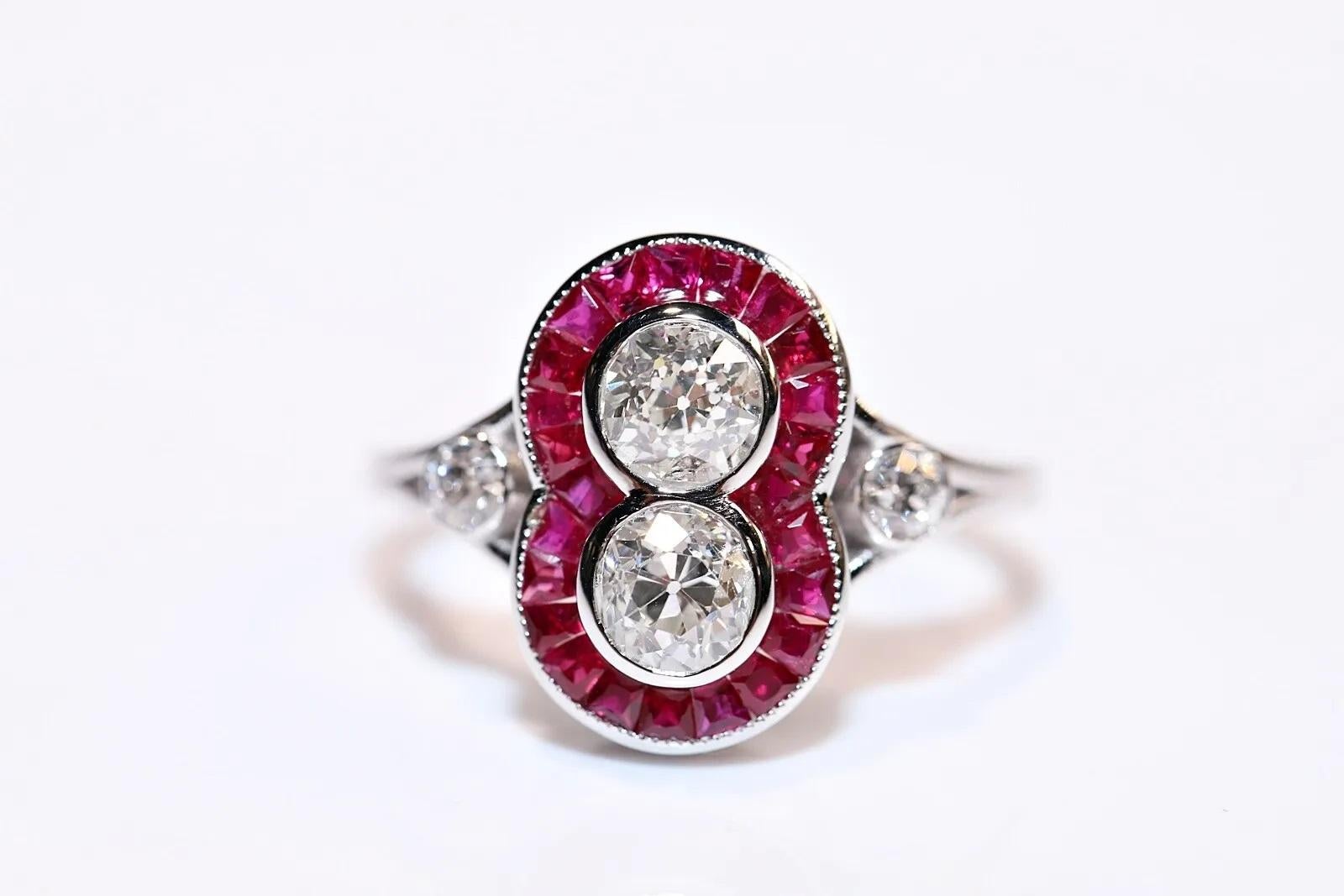 Moderne Bague décorée de diamants taille ancienne et de rubis calibrés en or 18 carats, de fabrication naturelle, neuve en vente
