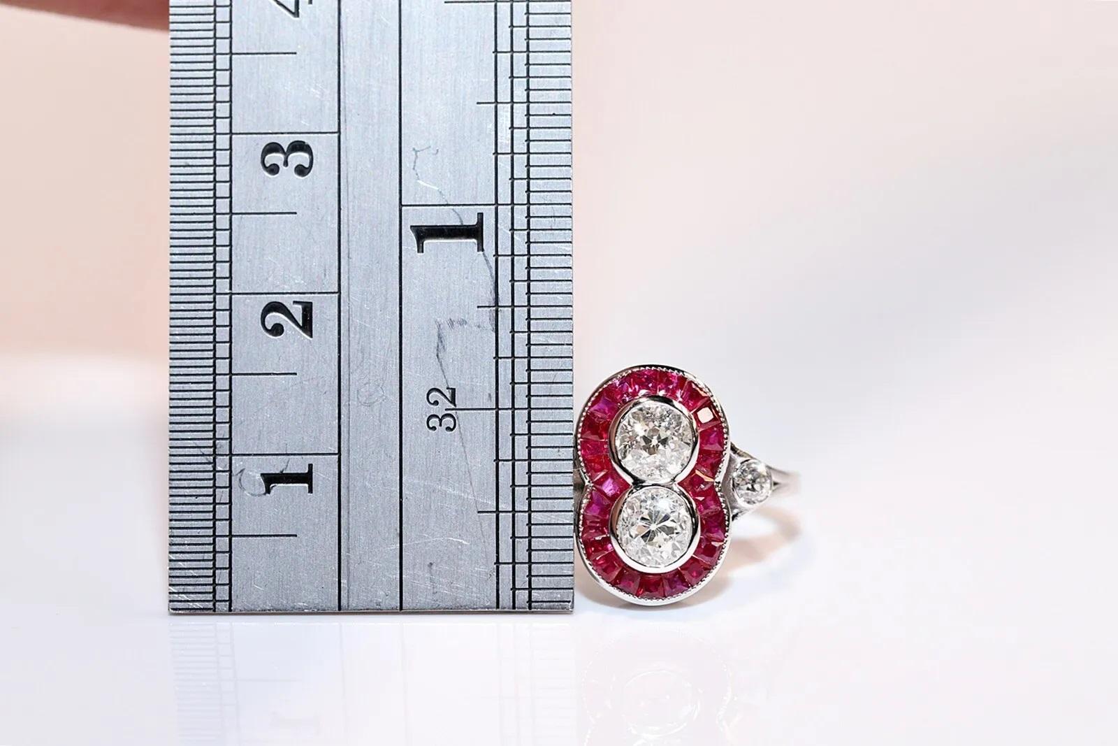 Bague décorée de diamants taille ancienne et de rubis calibrés en or 18 carats, de fabrication naturelle, neuve en vente 2