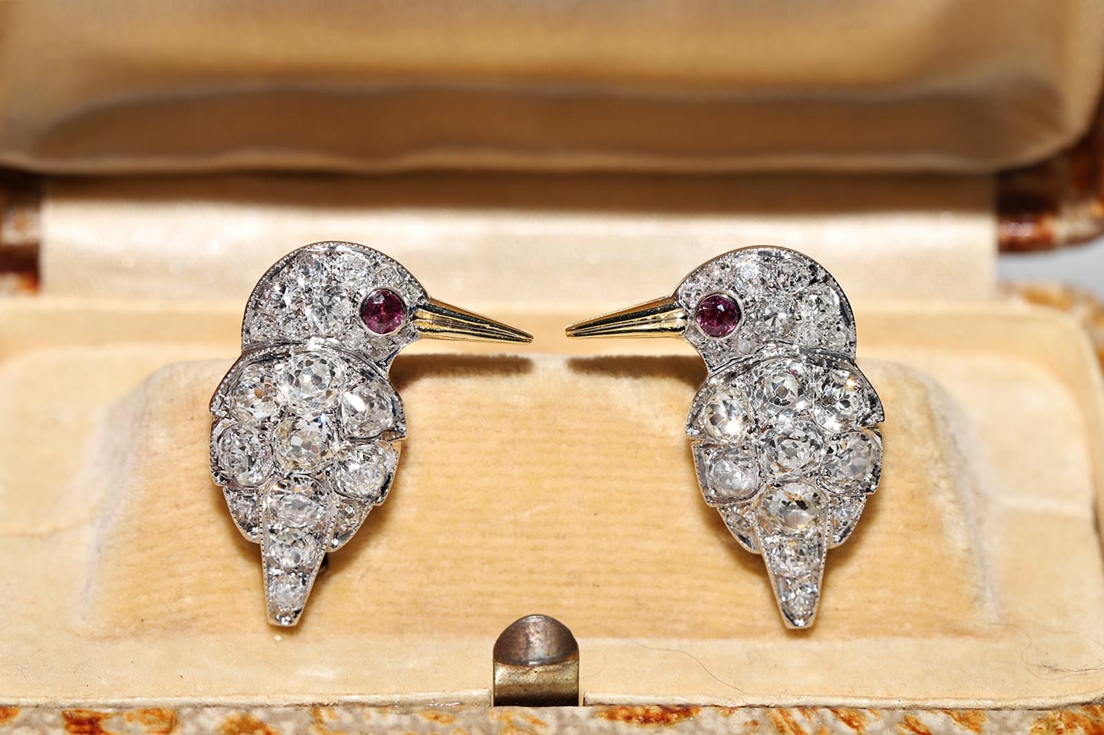 En très bon état.
Le poids total est de 7,1 grammes.
La valeur totale du diamant est de 3,70 ct.
Le diamant est de couleur G-H et de pureté vvs-vs-s1.
Totalement en rubis 0.08 ct.
La boîte n'est pas incluse.
N'hésitez pas à nous contacter pour toute