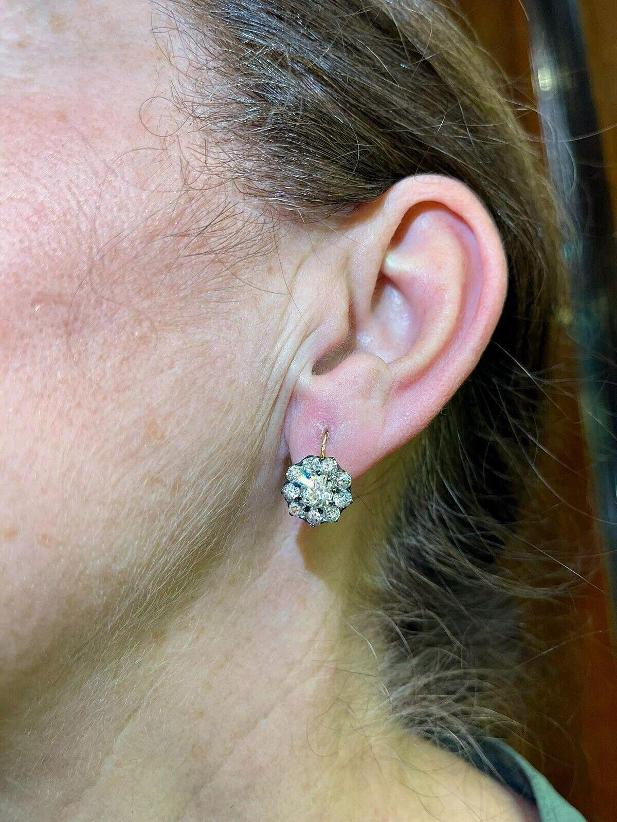 18k Gold Newmade Handcrafted Natural Diamond Decorated Earring For Sale 5