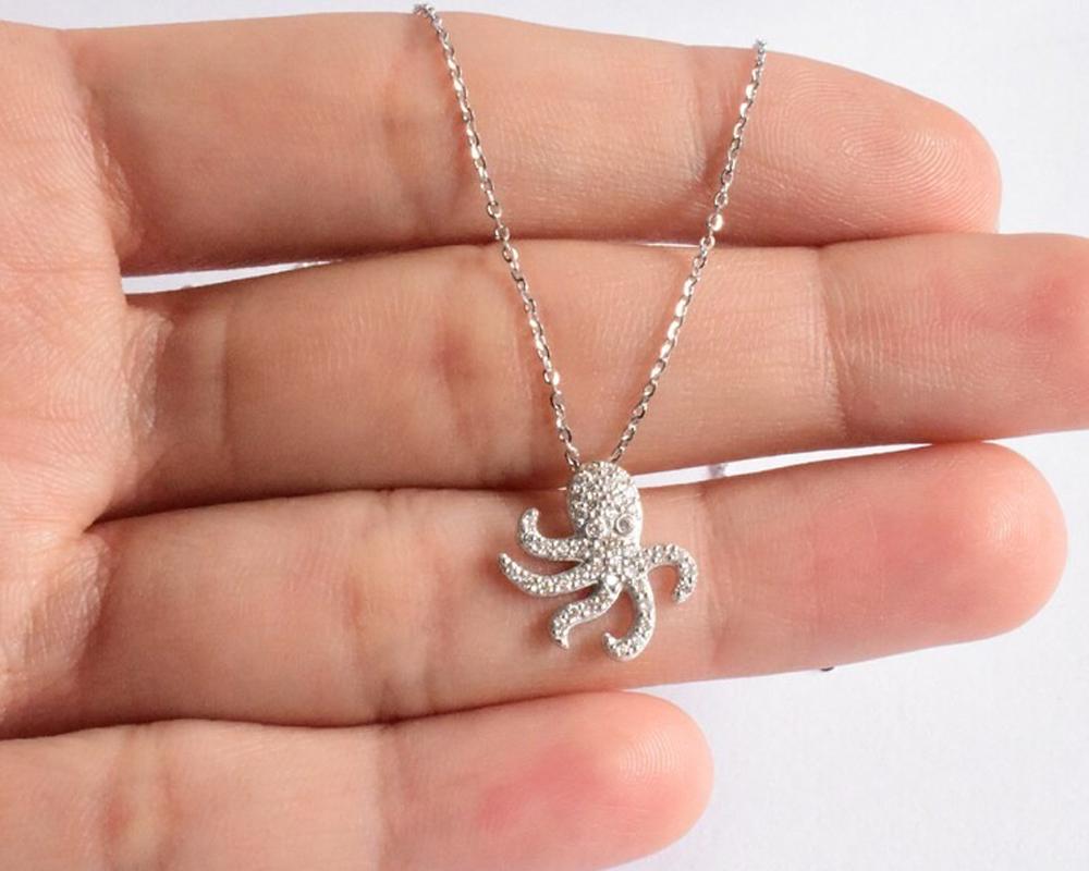 Round Cut 18k Gold Octopus Diamond Necklace Ocean Marine Life Jewelry For Sale