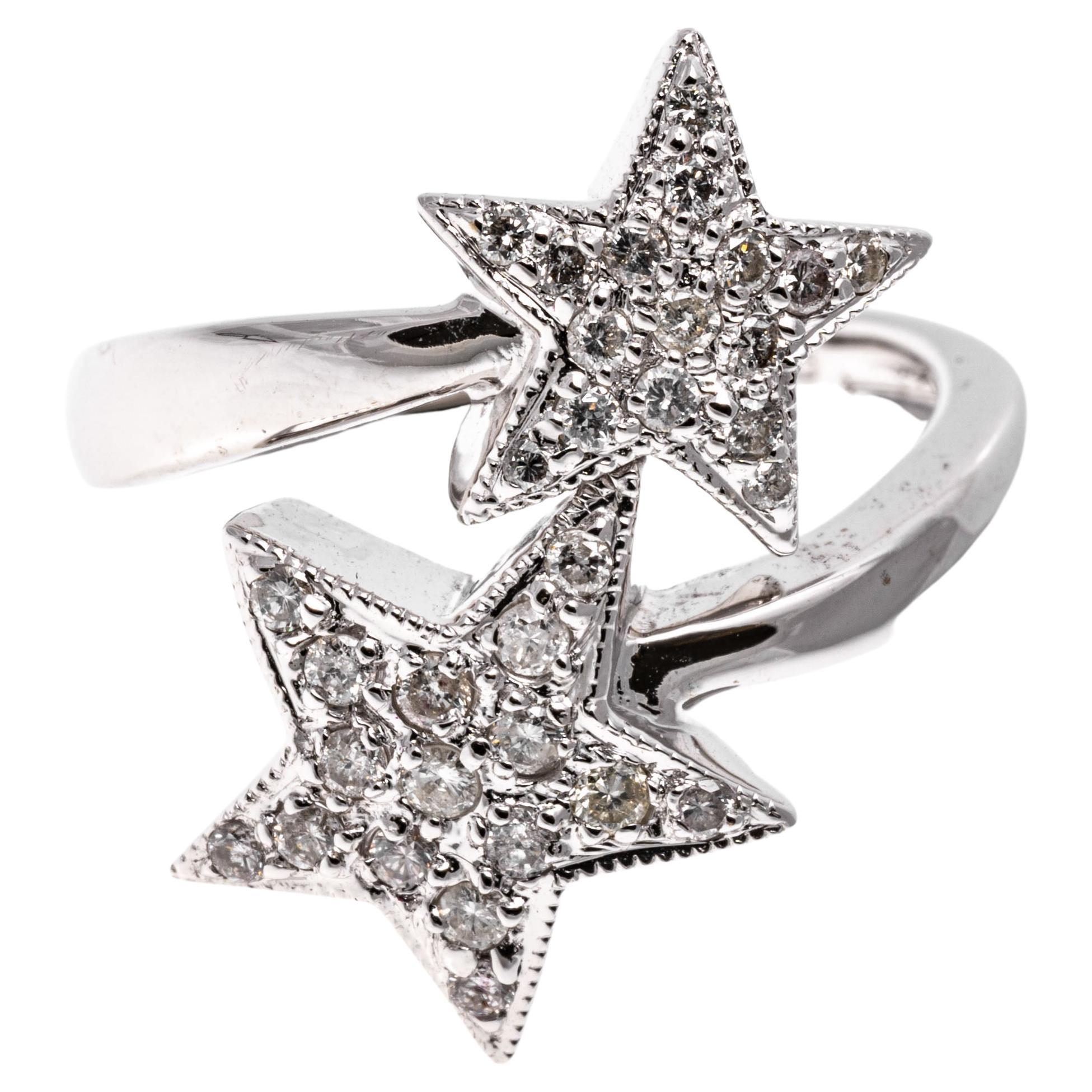 Bague double étoile offset bypass en or 18 carats sertie de diamants pavés