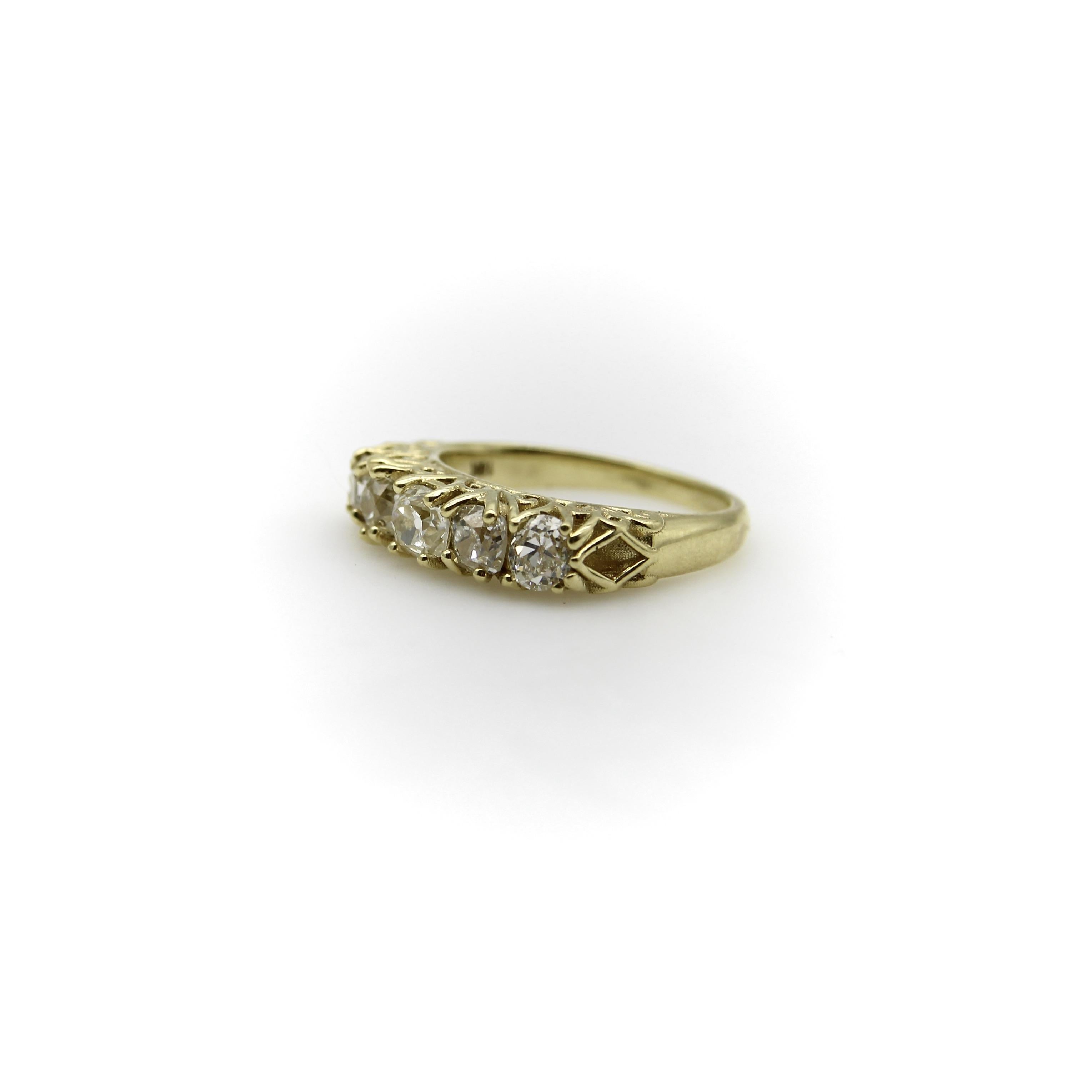 Anillo de oro de 18 quilates con cinco piedras de diamantes talla mina antigua Contemporáneo en venta