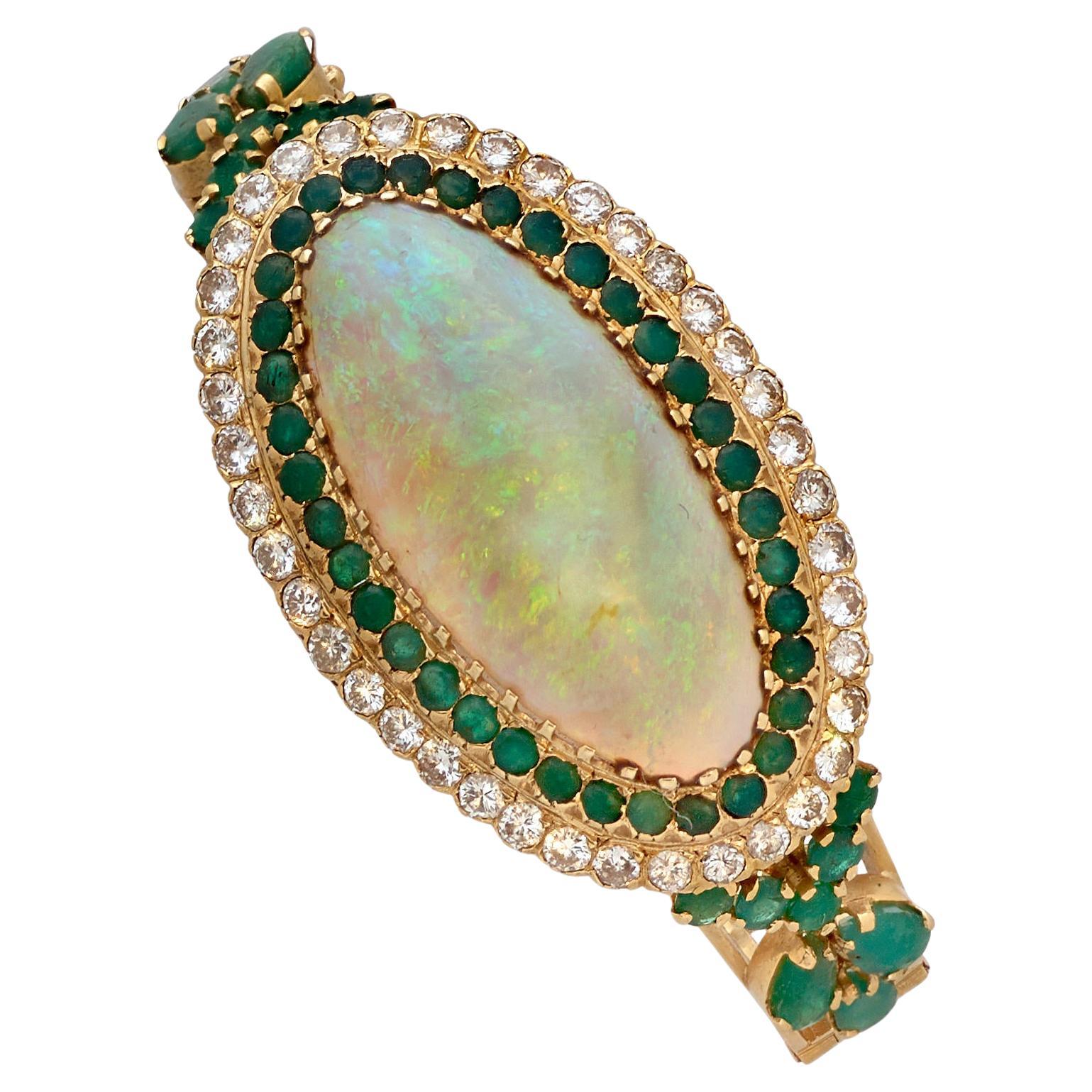 Bracelet jonc en or 18 carats et opale cabochon avec 2,8 carats de diamants et émeraudes, taille 6,5