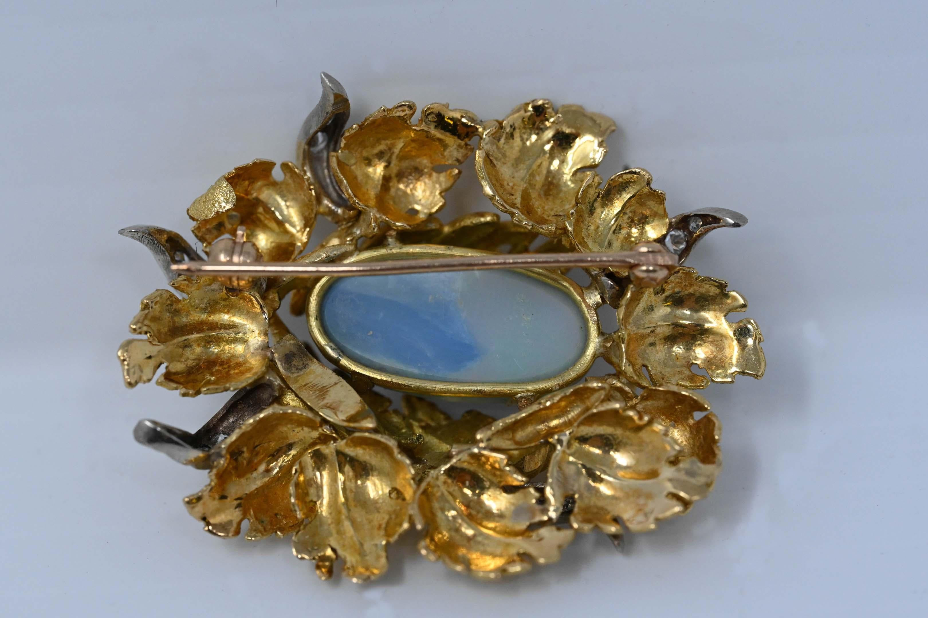 18k Gold Opal Diamond Brooch In Excellent Condition For Sale In Montreal, QC