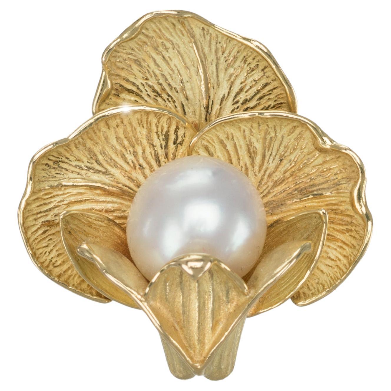 Broche fleur en or 18 carats avec perle des mers du Sud, par Gloria Bass en vente
