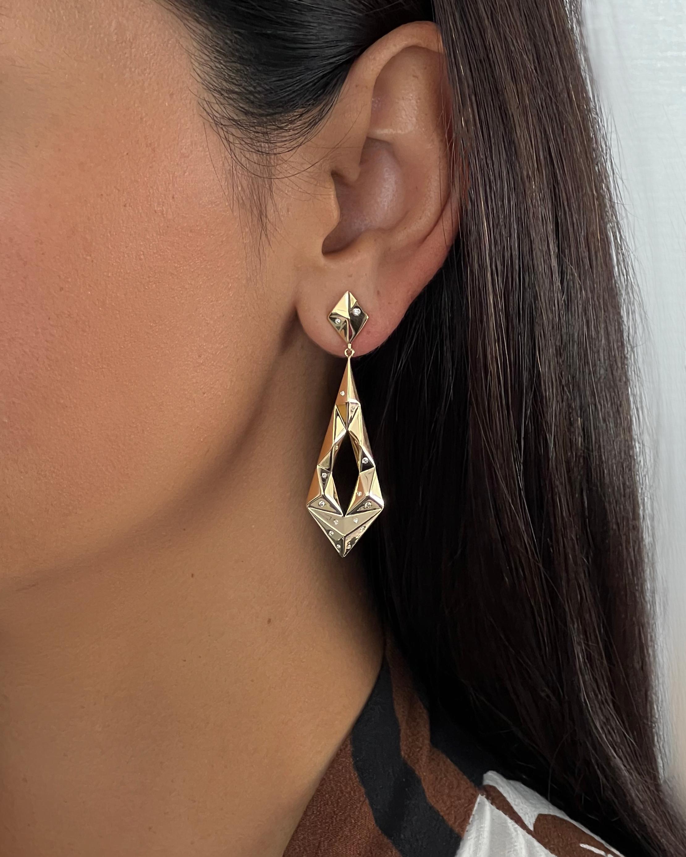 Art Déco Orecchini Origami Kite in oro 18k con diamanti sparsi in vendita
