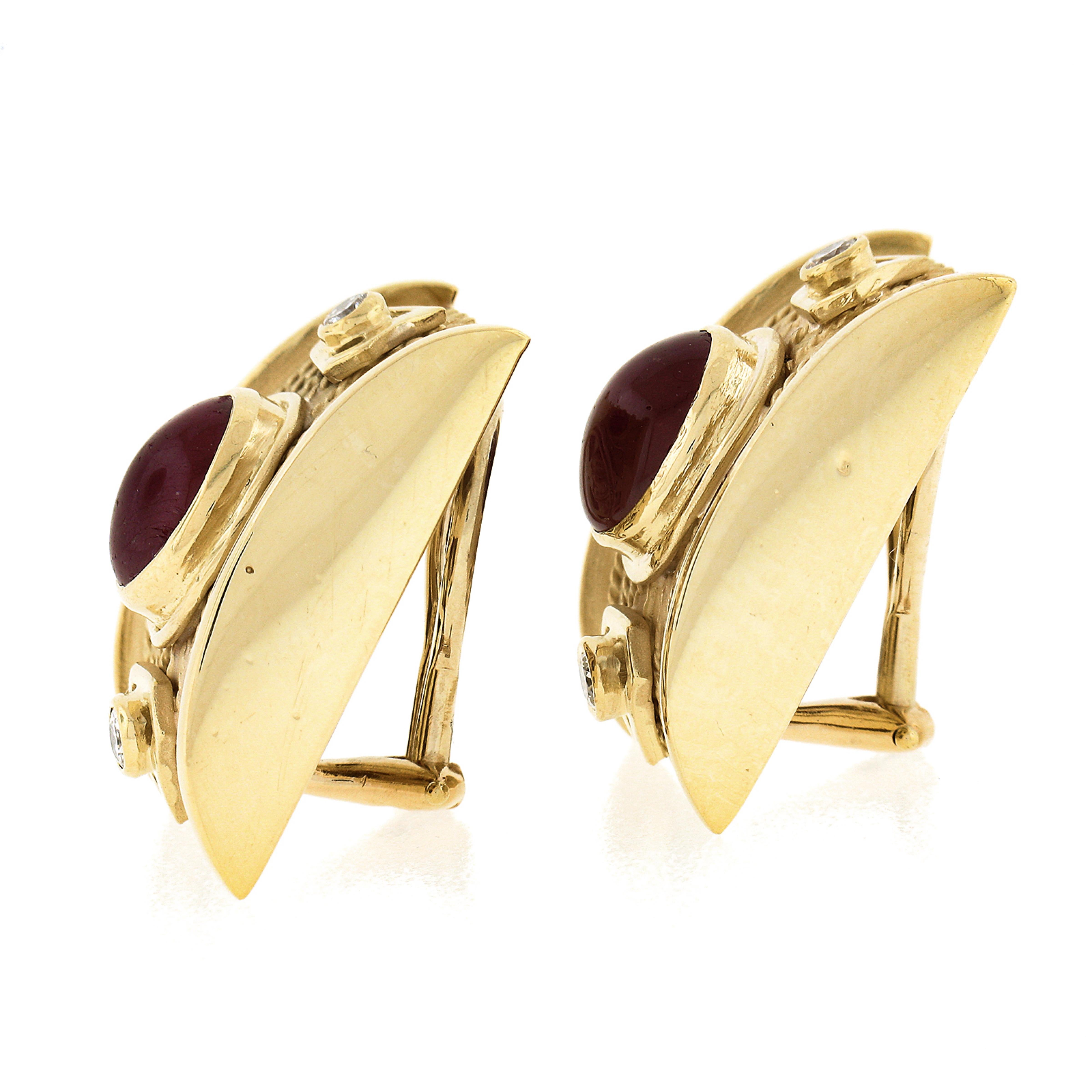 18k Gold Oval Cabochon Ruby & Diamond Twisted Wire Dual Finish Clip on Earrings In Good Condition For Sale In Montclair, NJ