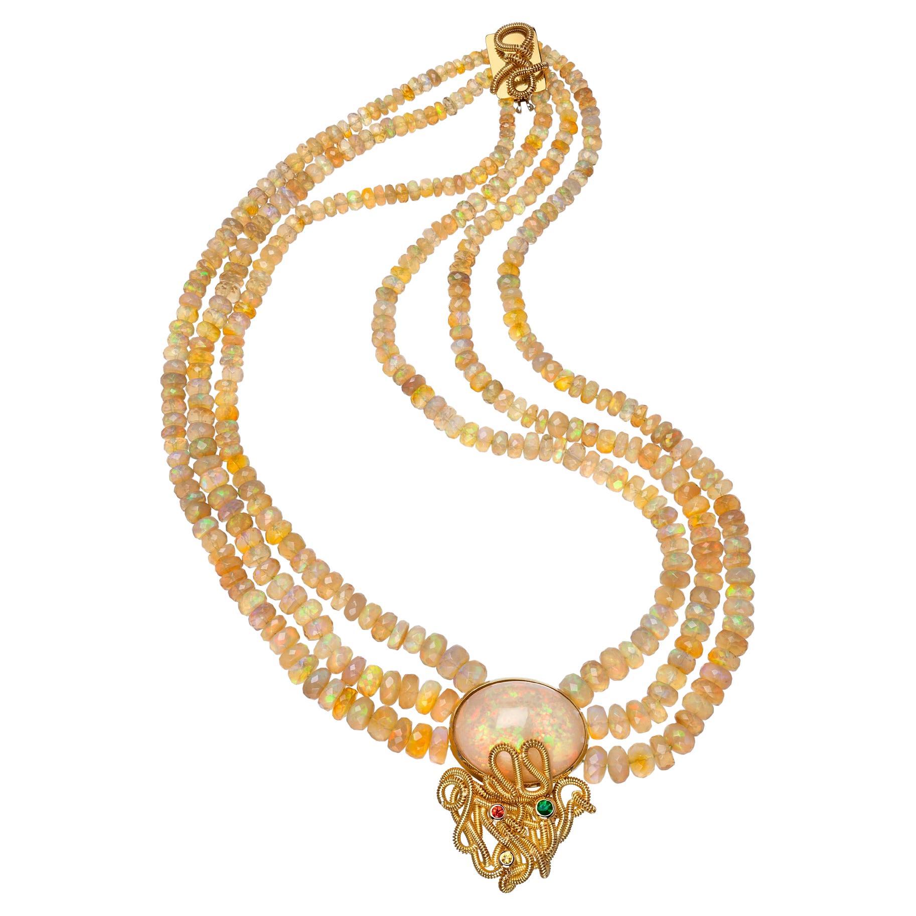 Ovaler äthiopischer Opal-Halskette aus 18 Karat Gold mit bunten Saphiren und Smaragden 