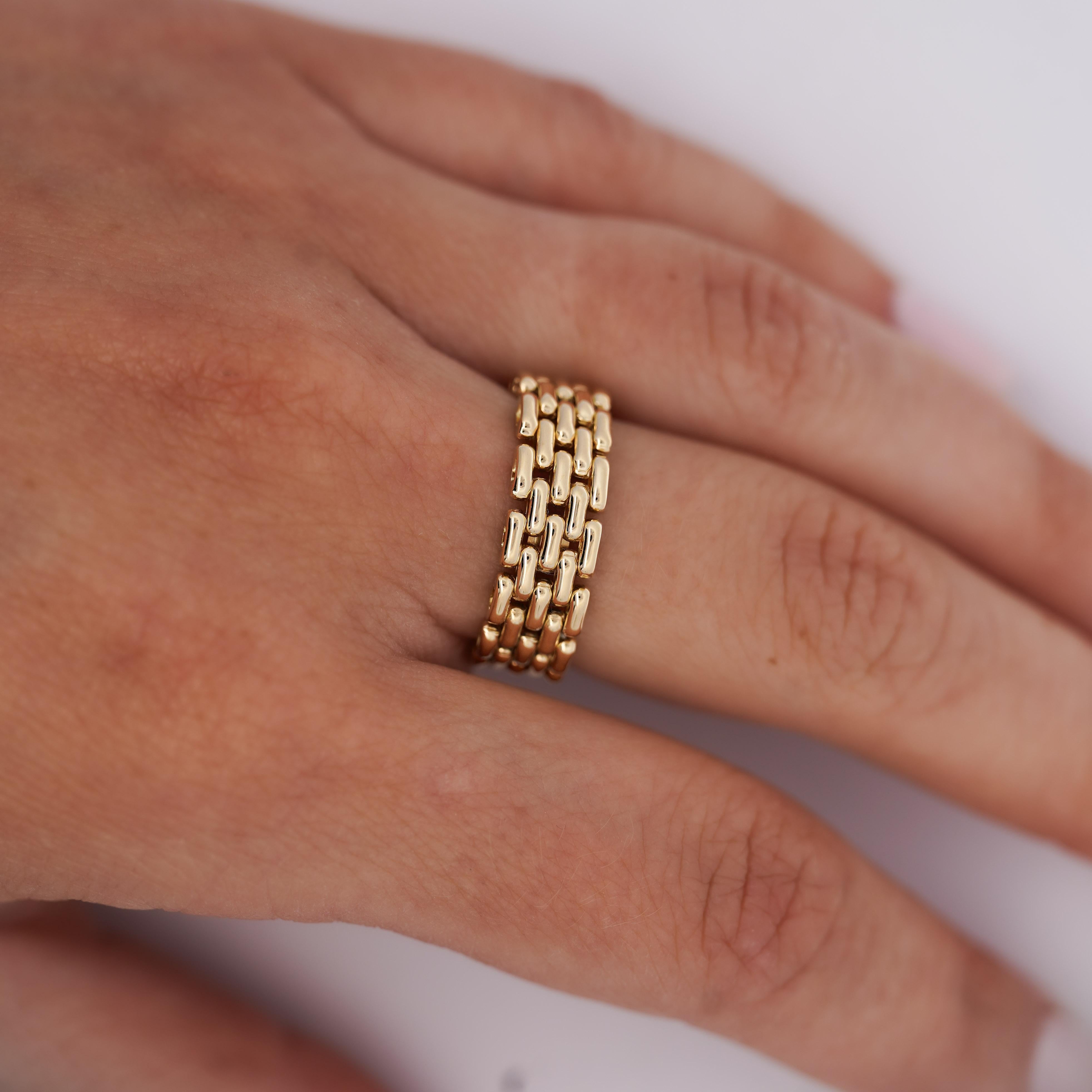 Anneau en or 18K à maillons ovales Taille 7 en vente 1