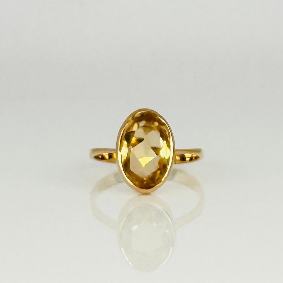Anillo solitario de oro amarillo de 18 quilates con citrino oval de 2 quilates en venta 7