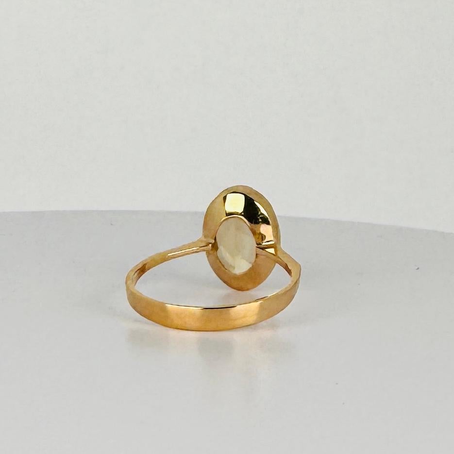 Anillo solitario de oro amarillo de 18 quilates con citrino oval de 2 quilates en venta 3