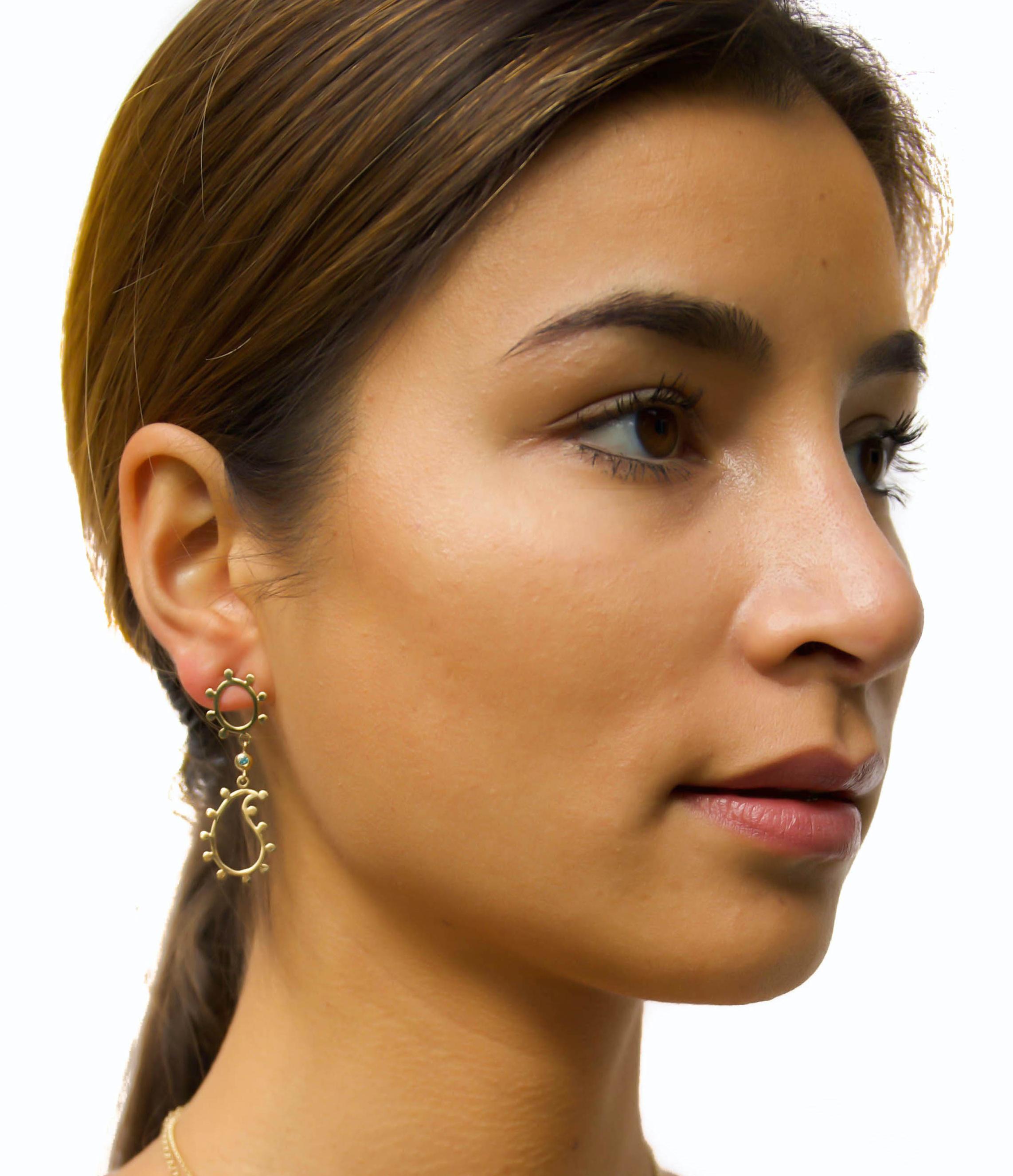 Contemporary 18k Gold Paisley Earrings with Blue Diamonds For Sale