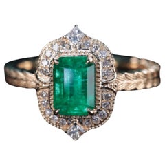 Anillo de cóctel con diamante esmeralda verde vivo de 1,01 quilates