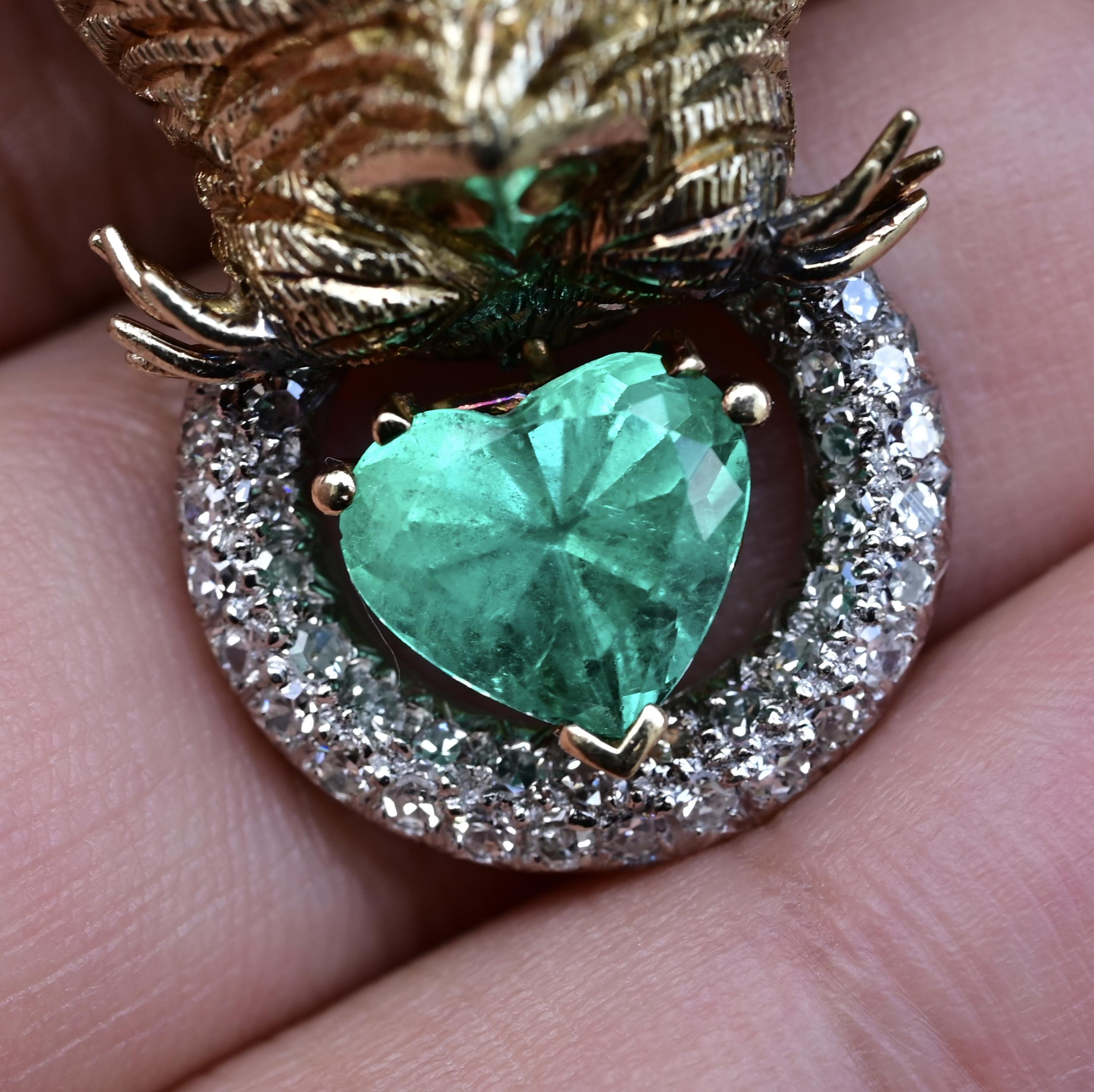 18K Gold Panther Pendant GIA Colombian Heart Emerald F1 Minor Oil For Sale 5