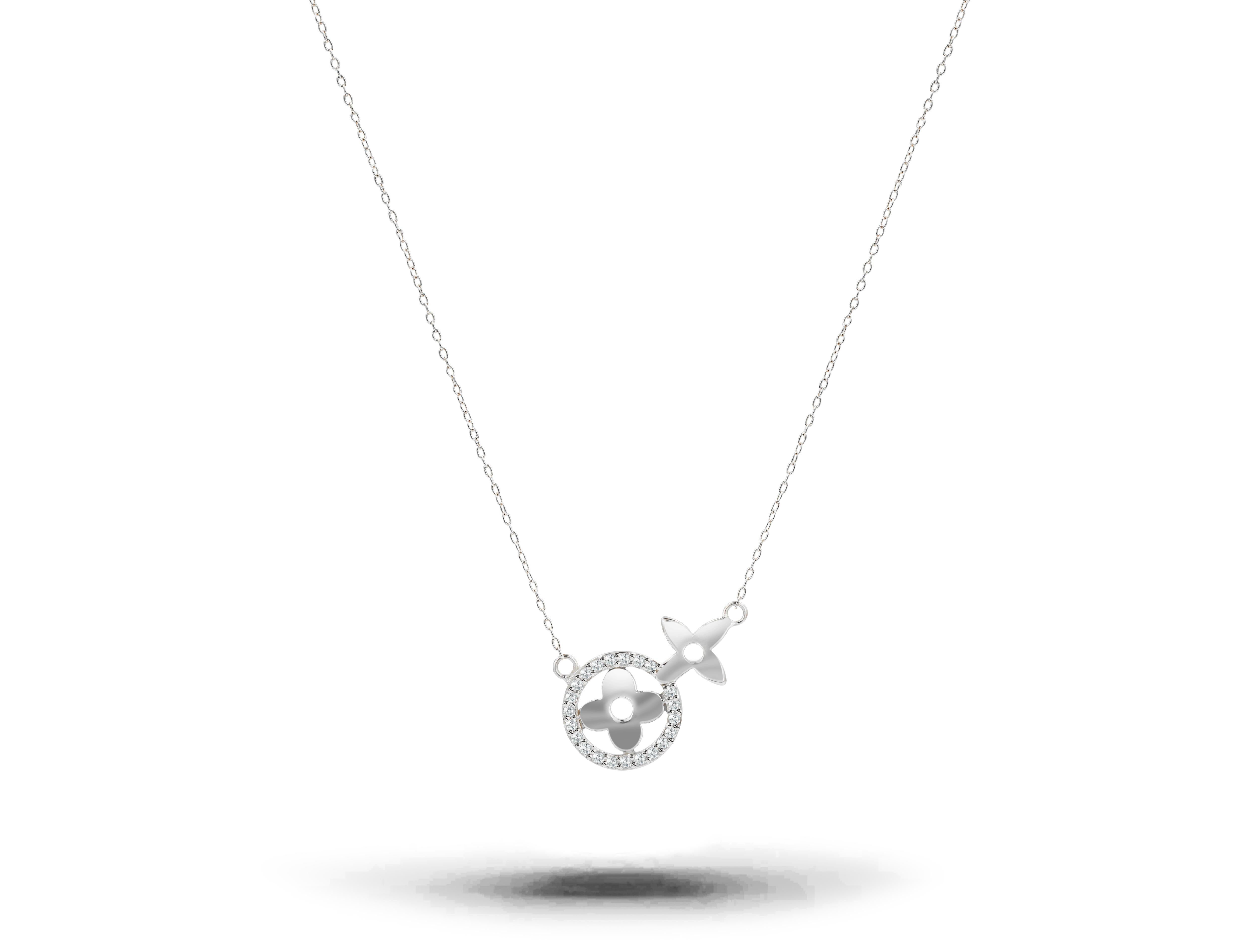 Round Cut 18k Gold Pave Diamond Clover Necklace Round Diamond Dainty Necklace For Sale