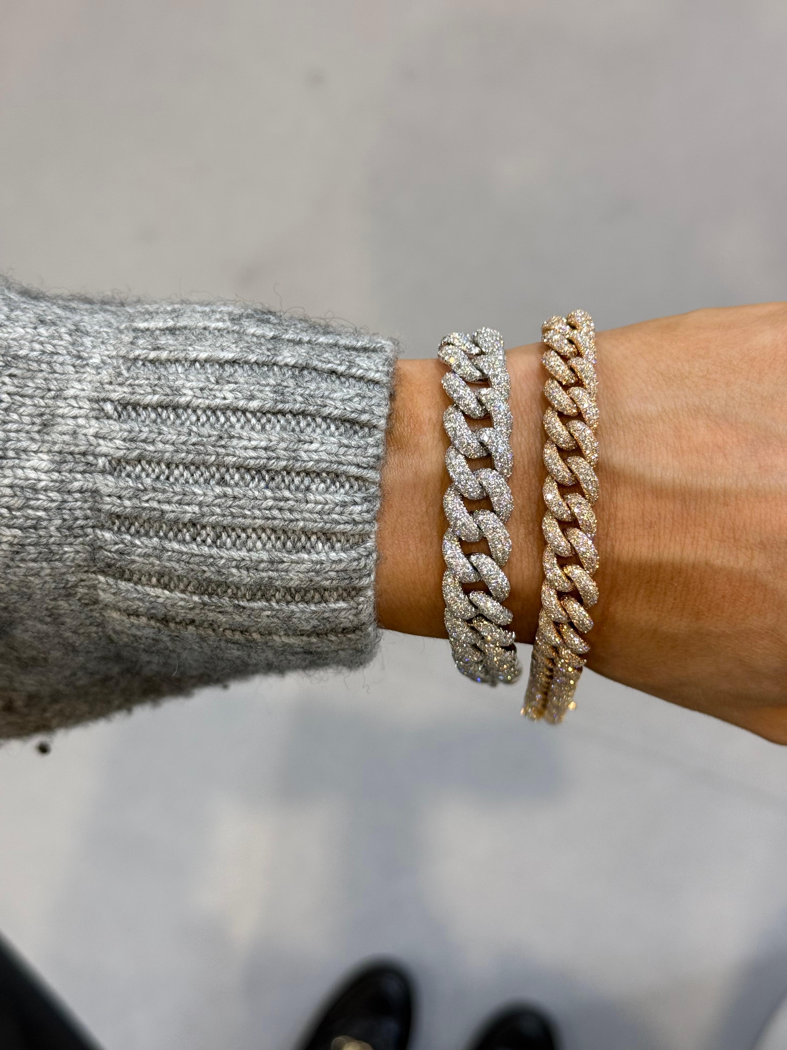 Taglio rotondo Bracciale A Link Cubano con diamanti in pavé in oro 18k in vendita