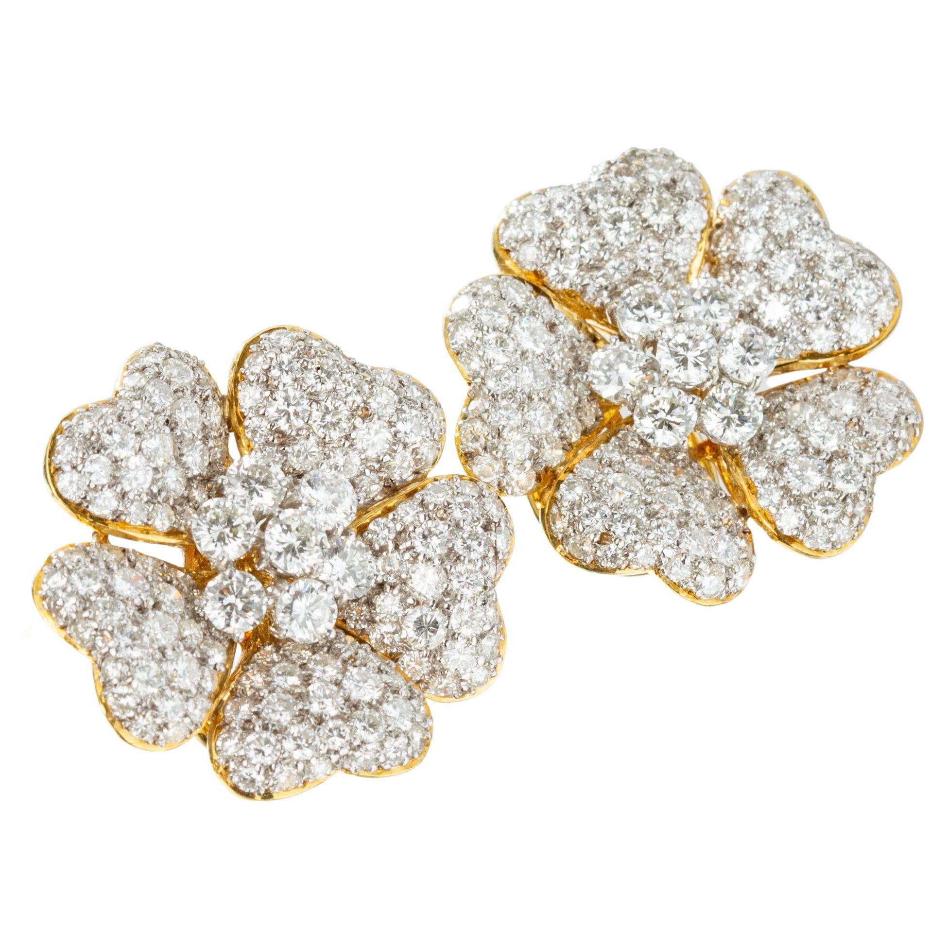 Floral petal earrings in 18k yellow gold and pavé-set with three hundred fifty-four round brilliant-cut diamonds throughout totaling 5.68ct. Measuring approximately 1