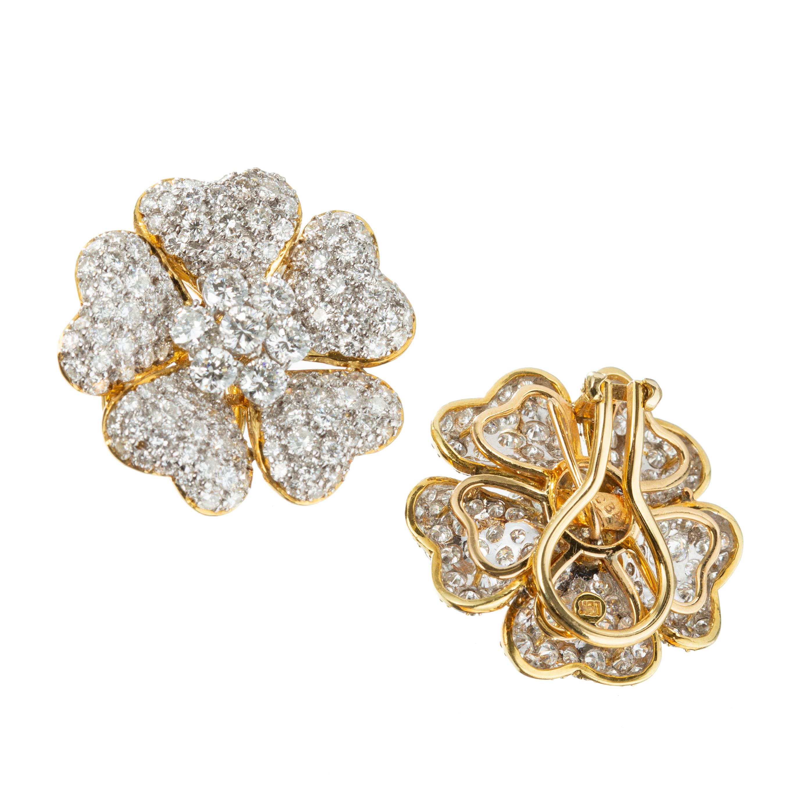 Modern 18k Gold Pavé Diamond Floral Earrings