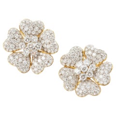18k Gold Pavé Diamond Floral Earrings