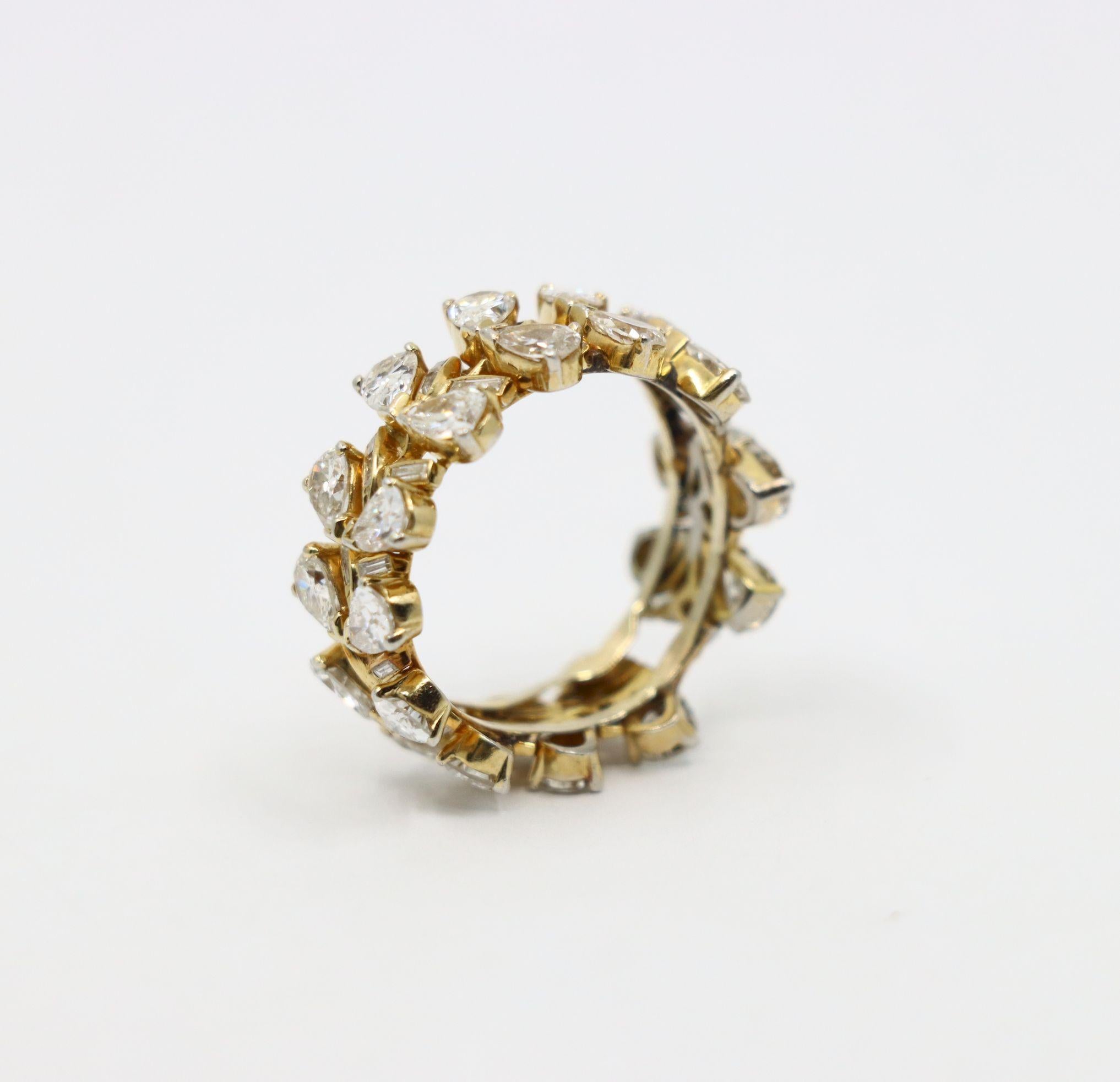 18K Gold Pear Shaped Diamond Ring For Sale 6