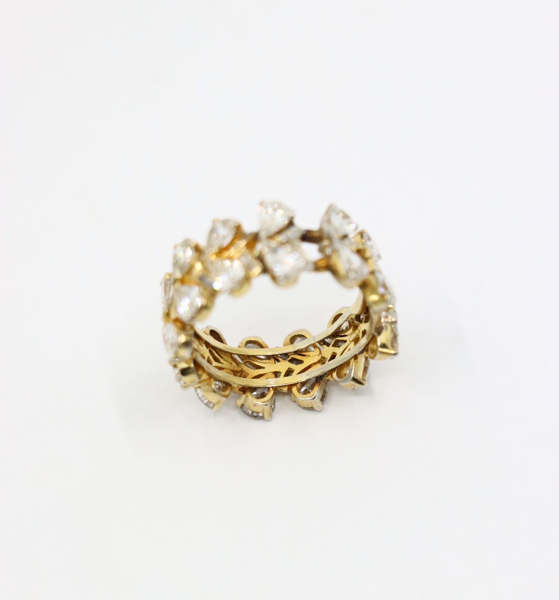18K Gold Pear Shaped Diamond Ring For Sale 3