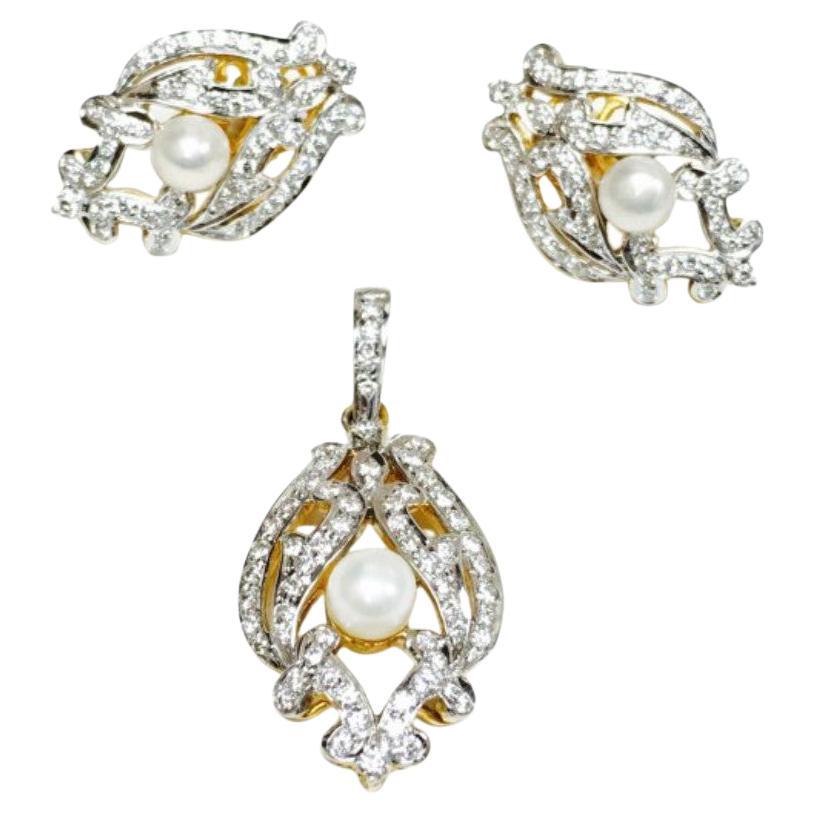 Pearl Earrings and Pin Set in 18k Yellow Gold For Sale at 1stDibs
