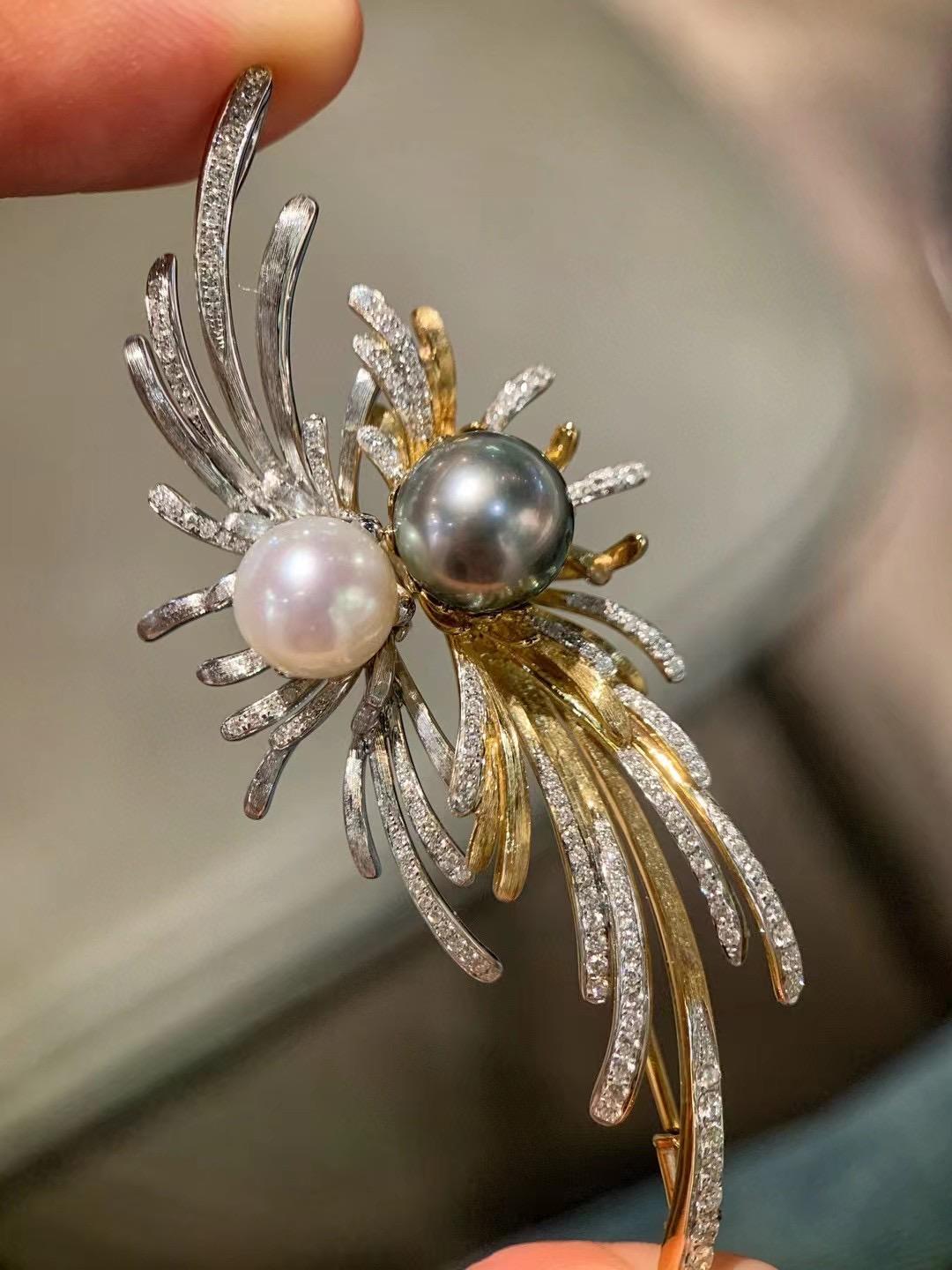 18K Gold Pearl & Diamond Feather Brooch Pendant For Sale 5