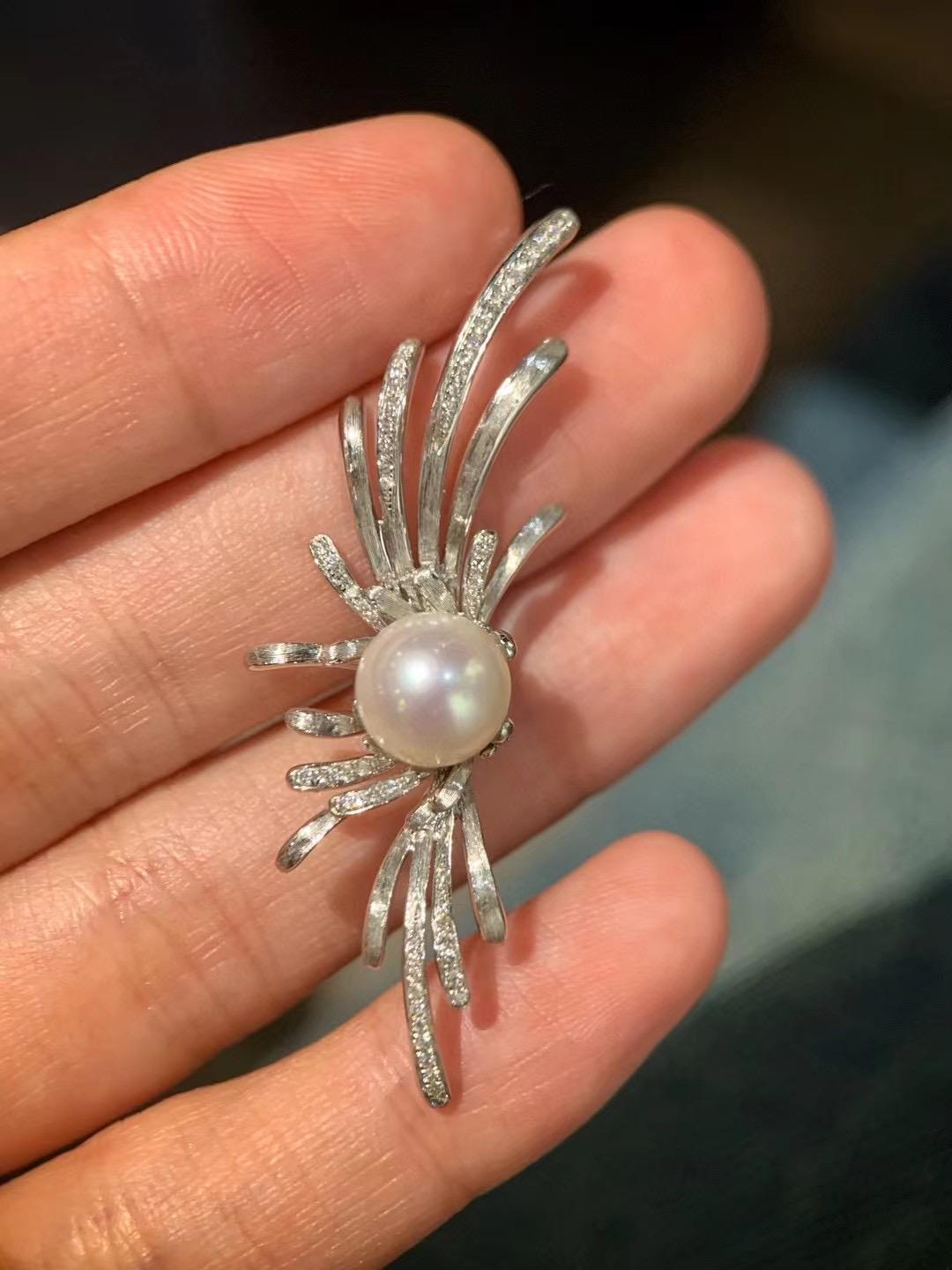 18K Gold Pearl & Diamond Feather Brooch Pendant For Sale 7